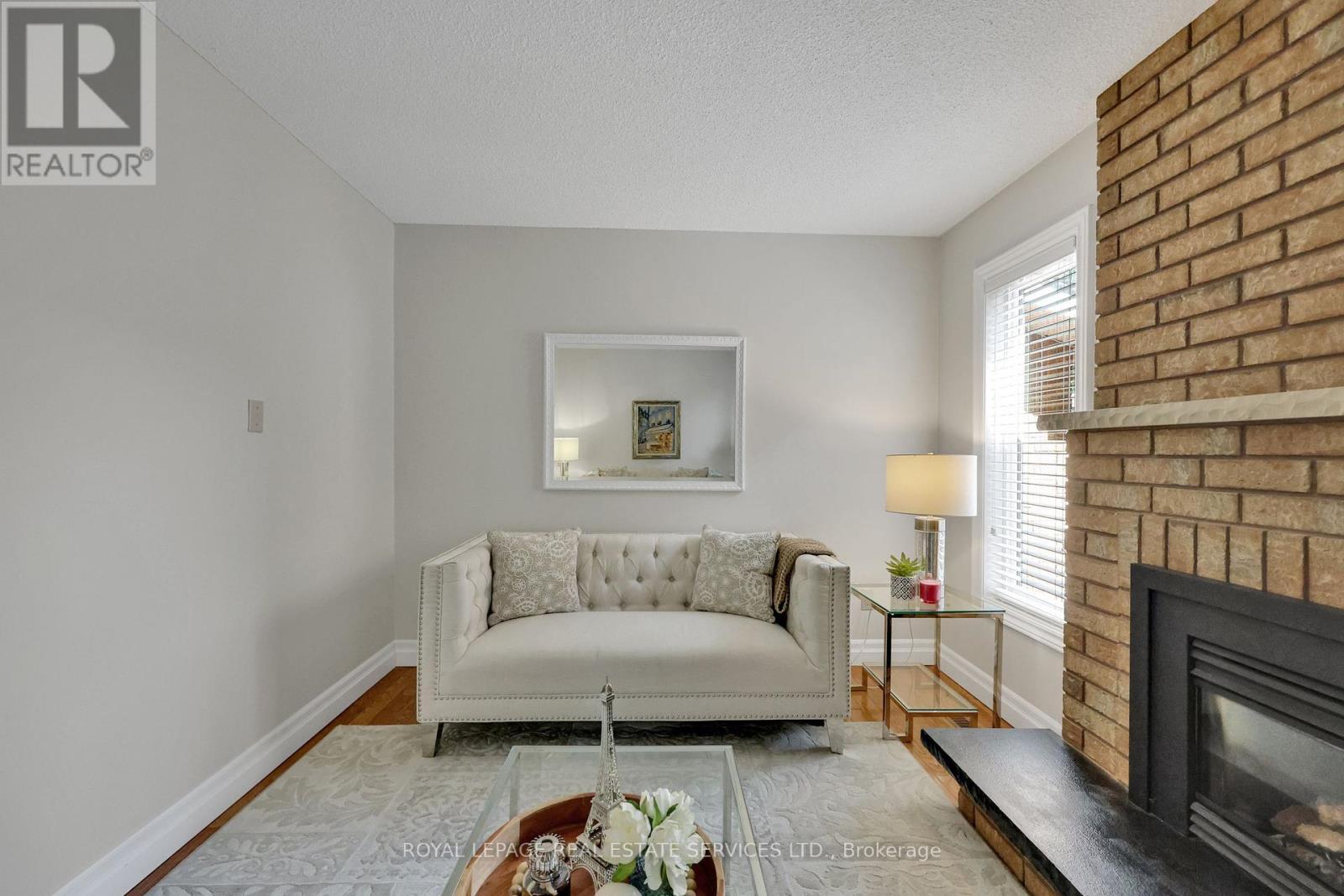 












1062 GLENBROOK AVENUE

,
Oakville,




Ontario
L6H4A3

