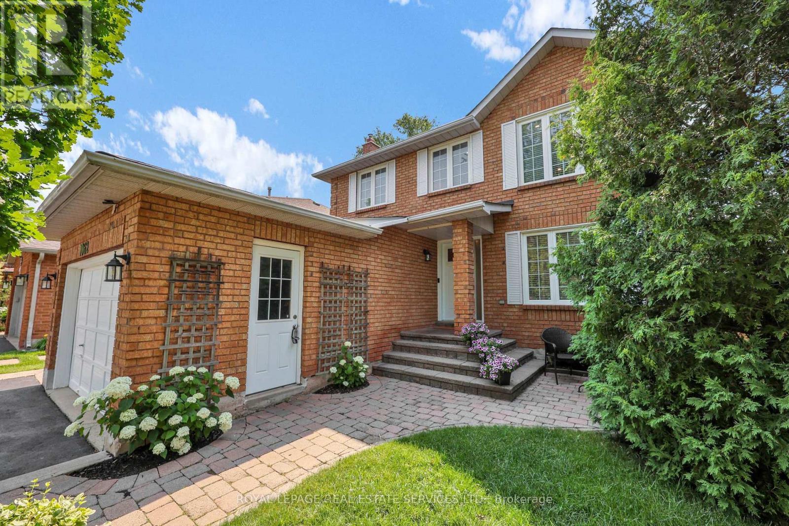 












1062 GLENBROOK AVENUE

,
Oakville,




Ontario
L6H4A3


