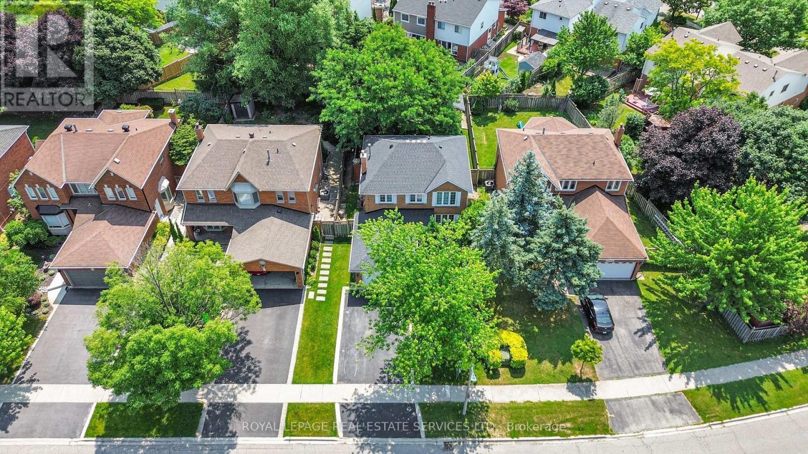 












1062 GLENBROOK AVENUE

,
Oakville,




Ontario
L6H4A3

