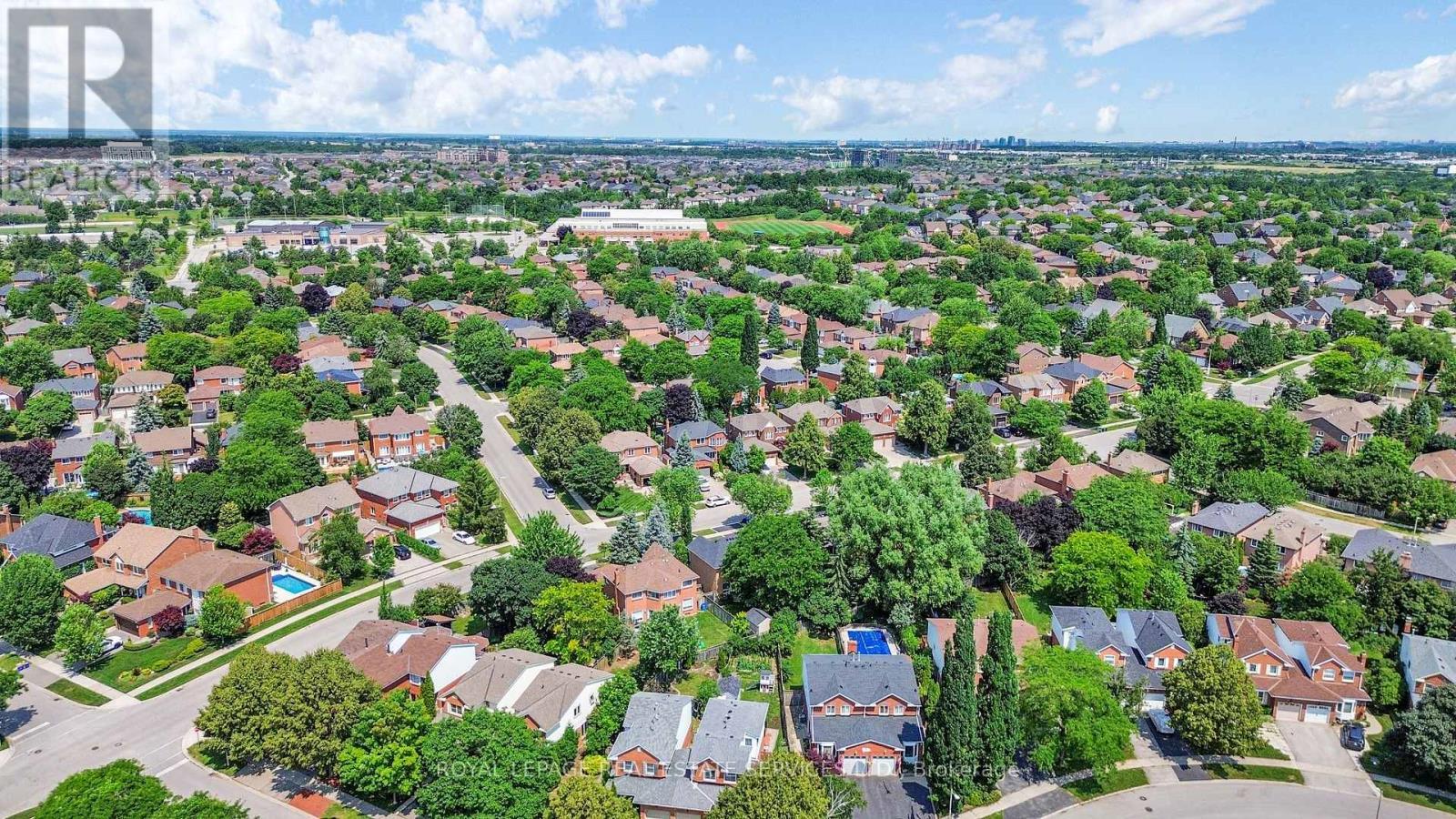 












1062 GLENBROOK AVENUE

,
Oakville,




Ontario
L6H4A3

