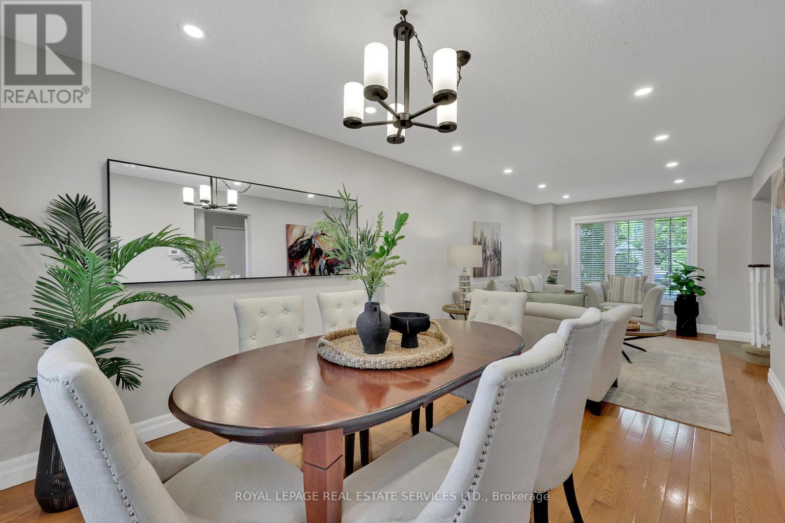 












1062 GLENBROOK AVENUE

,
Oakville,




Ontario
L6H4A3


