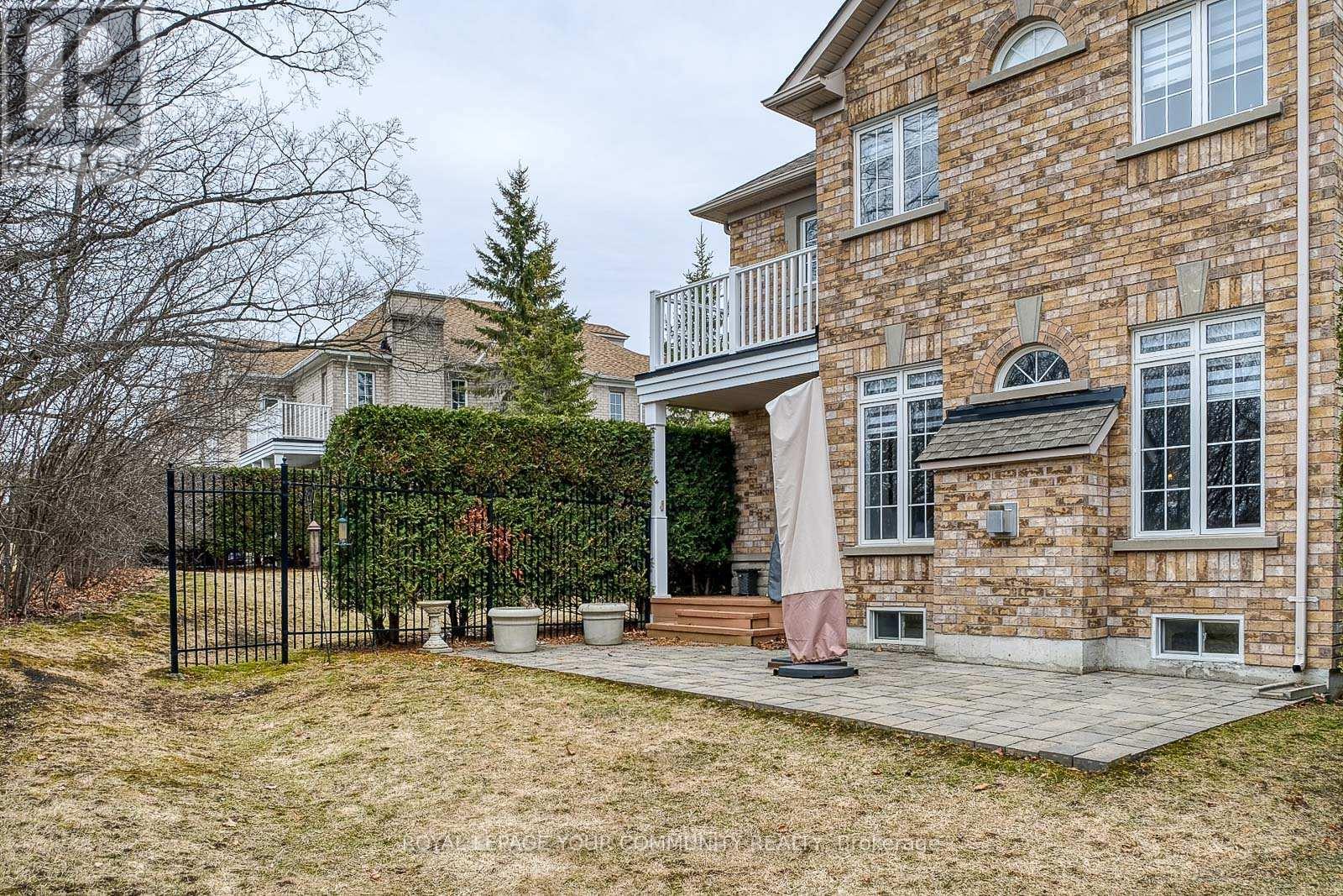 












56 - 59 STONECLIFFE CRESCENT

,
Aurora,




Ontario
L4G7Z7

