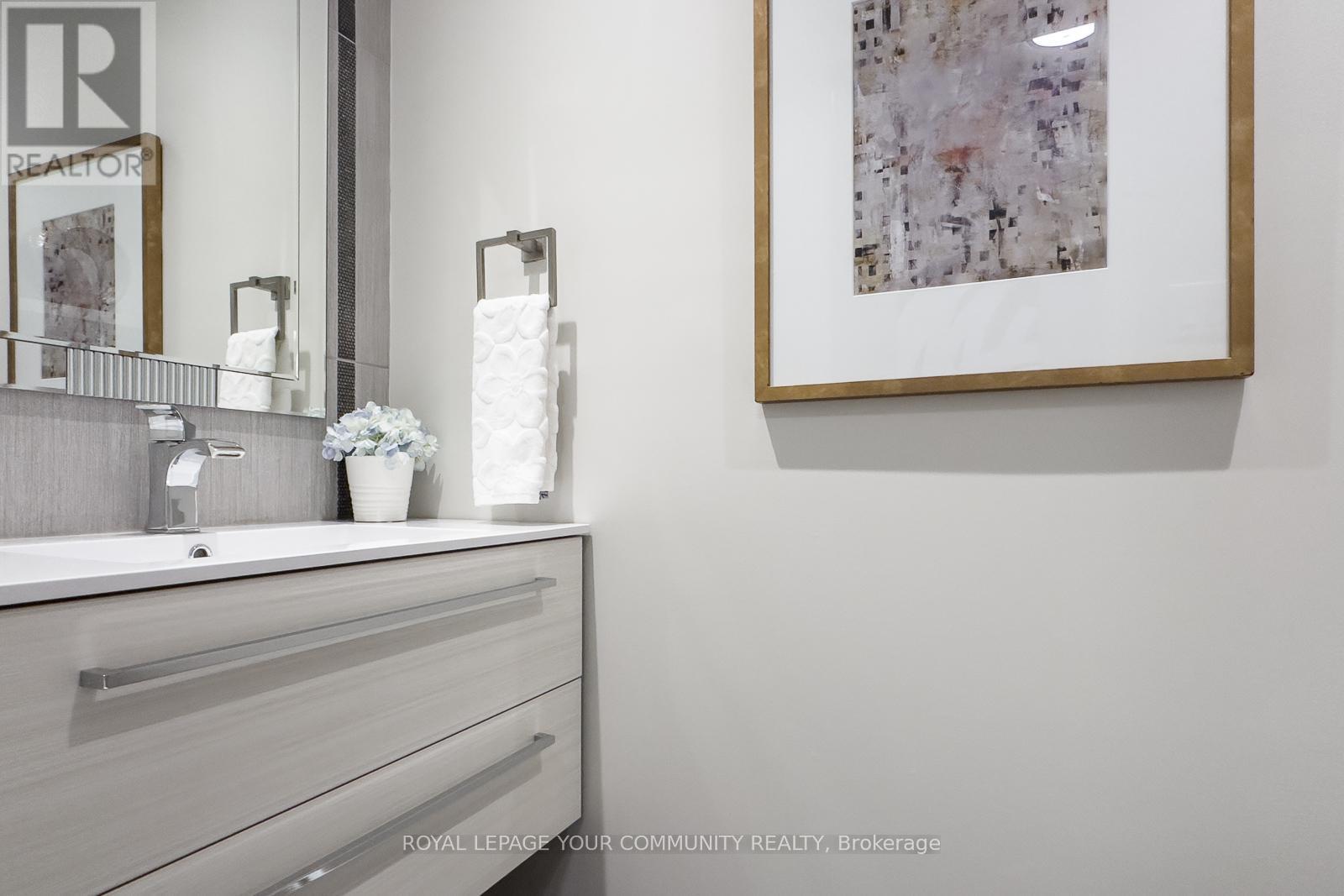 












56 - 59 STONECLIFFE CRESCENT

,
Aurora,




Ontario
L4G7Z7

