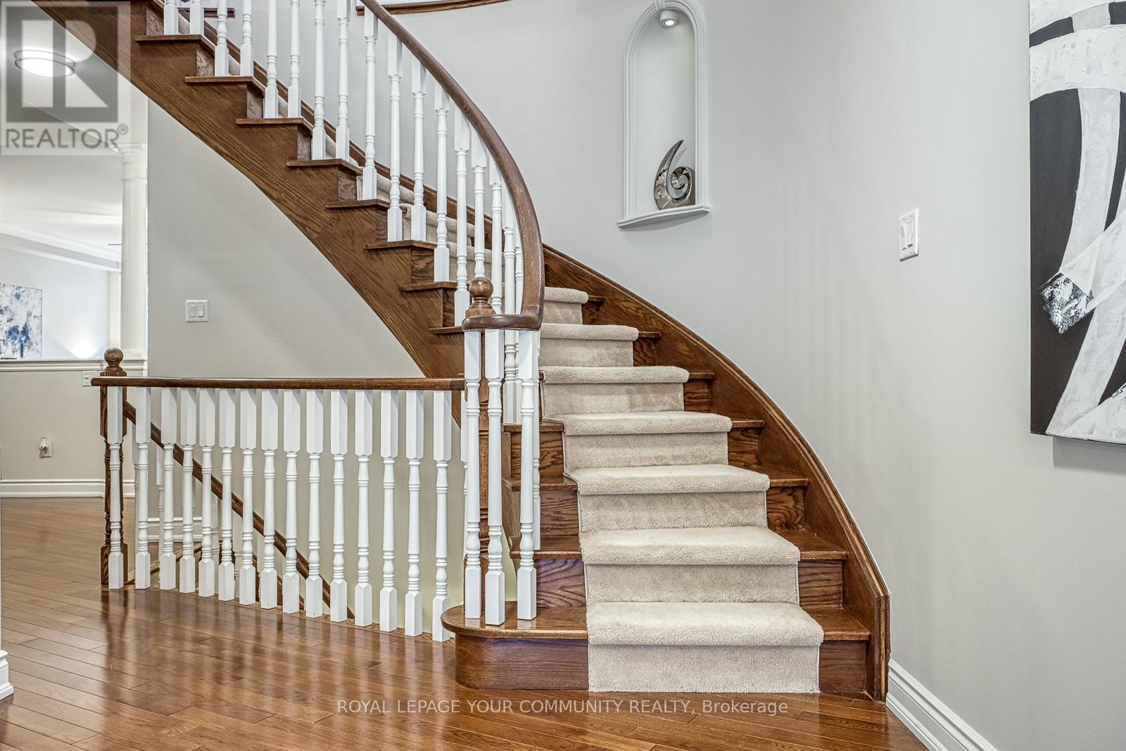 












56 - 59 STONECLIFFE CRESCENT

,
Aurora,




Ontario
L4G7Z7

