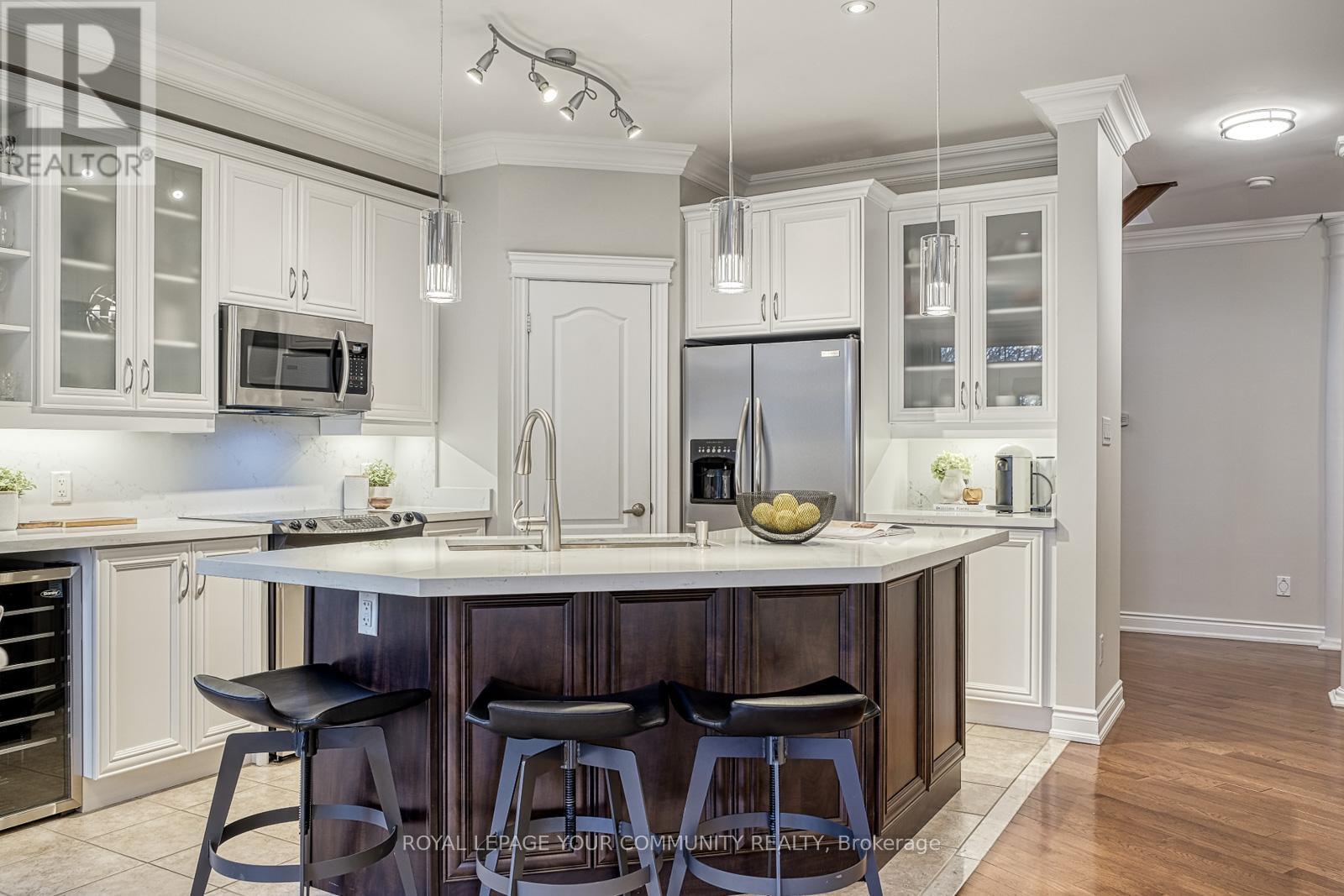 












56 - 59 STONECLIFFE CRESCENT

,
Aurora,




Ontario
L4G7Z7

