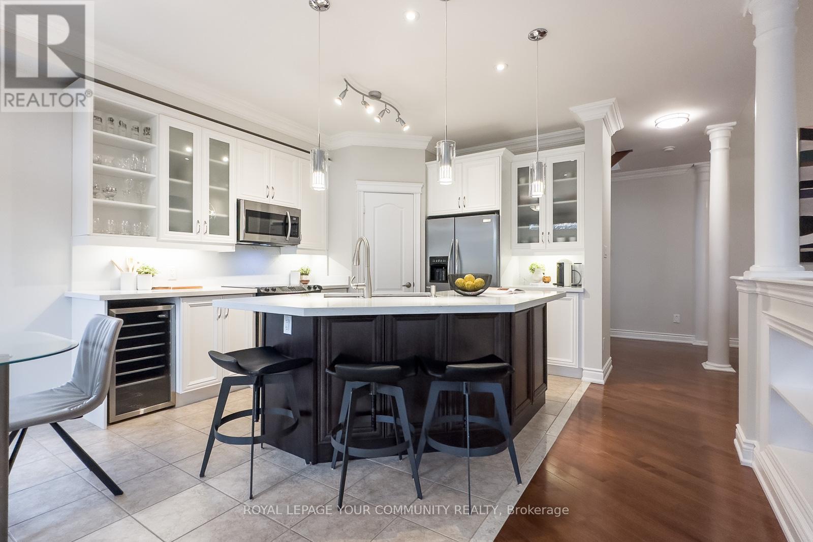 












56 - 59 STONECLIFFE CRESCENT

,
Aurora,




Ontario
L4G7Z7

