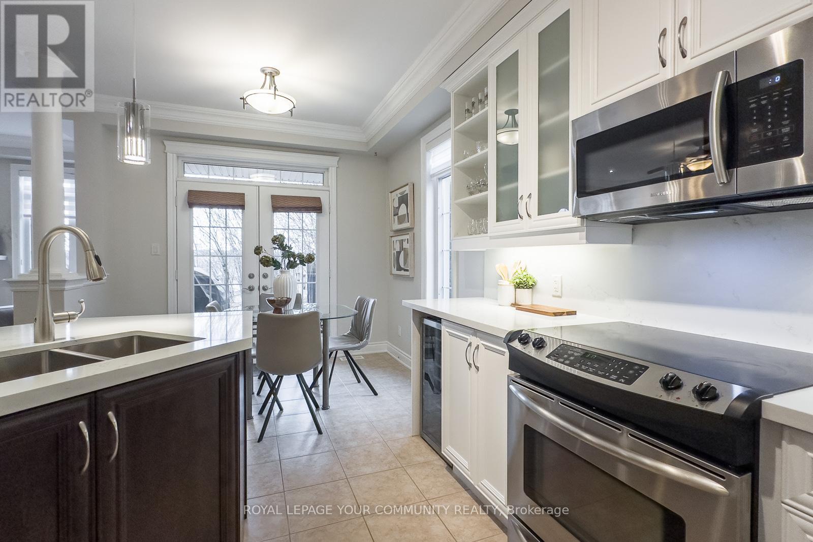 












56 - 59 STONECLIFFE CRESCENT

,
Aurora,




Ontario
L4G7Z7

