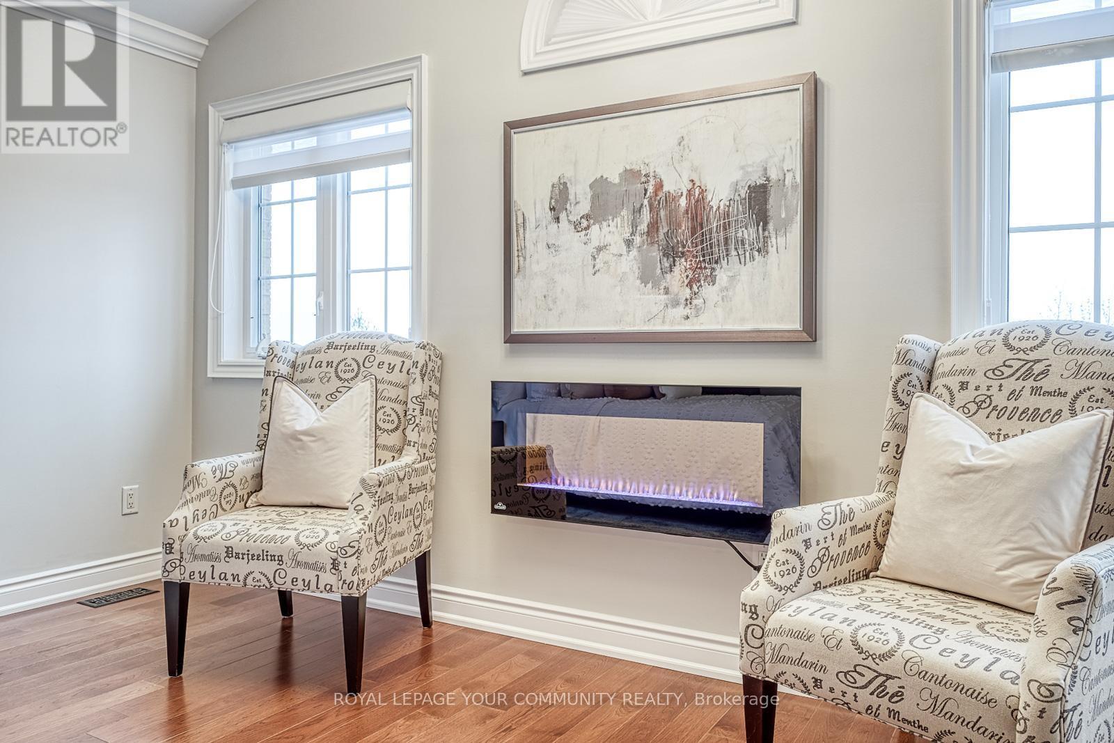 












56 - 59 STONECLIFFE CRESCENT

,
Aurora,




Ontario
L4G7Z7

