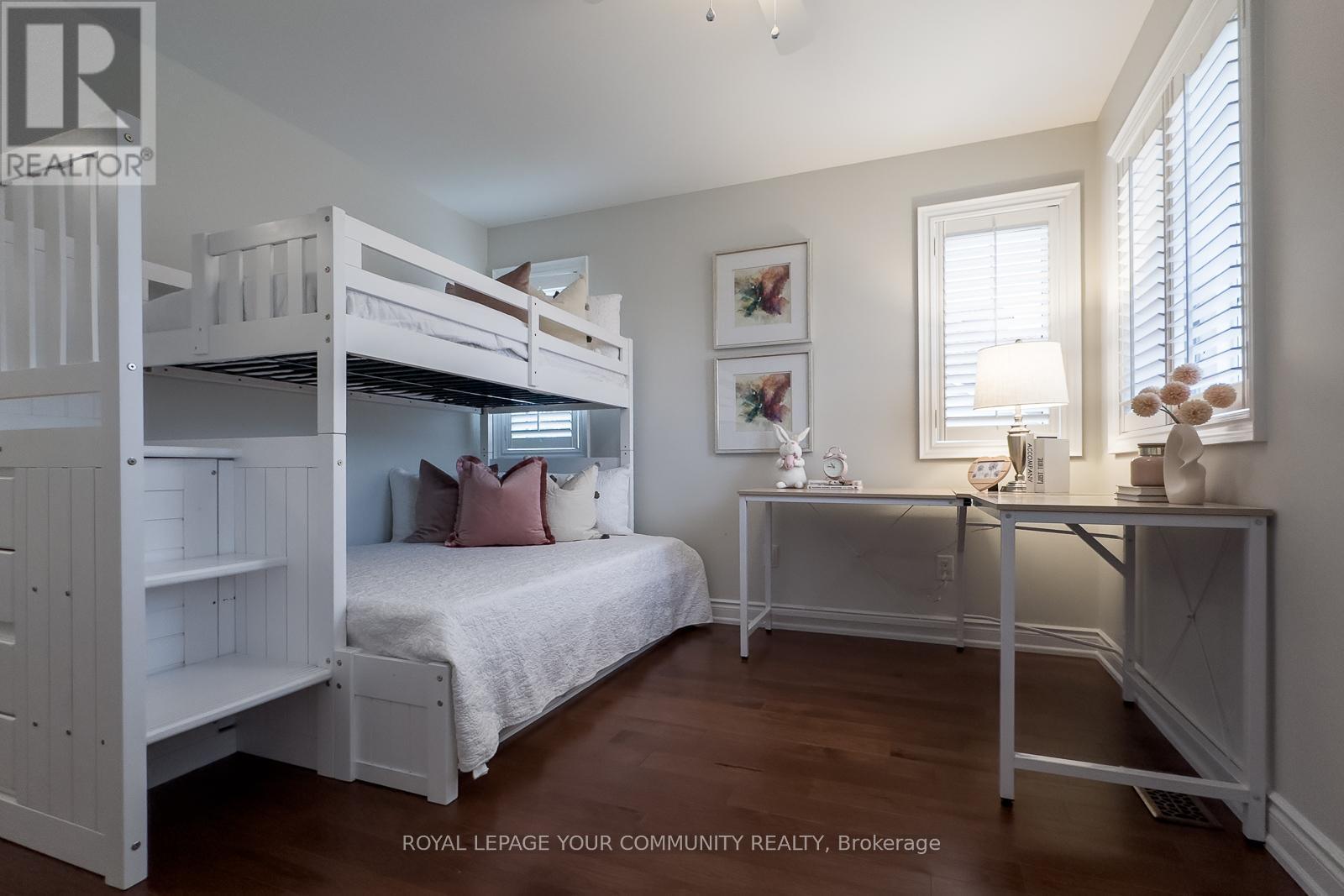 












56 - 59 STONECLIFFE CRESCENT

,
Aurora,




Ontario
L4G7Z7

