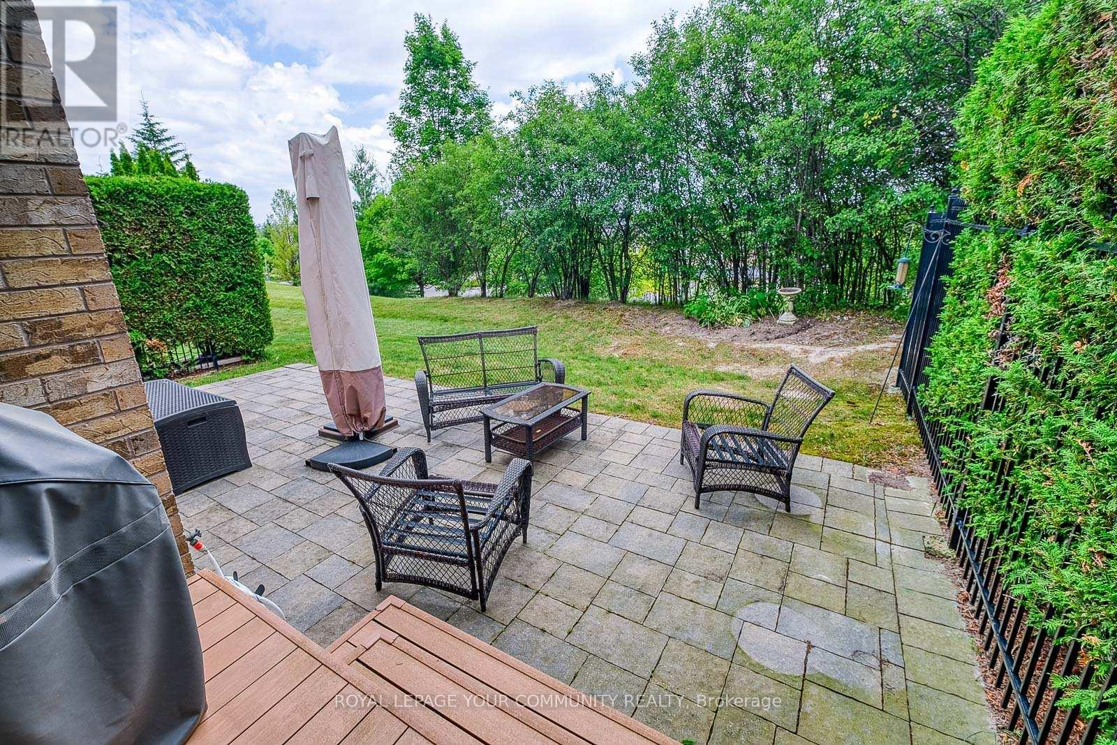 












56 - 59 STONECLIFFE CRESCENT

,
Aurora,




Ontario
L4G7Z7

