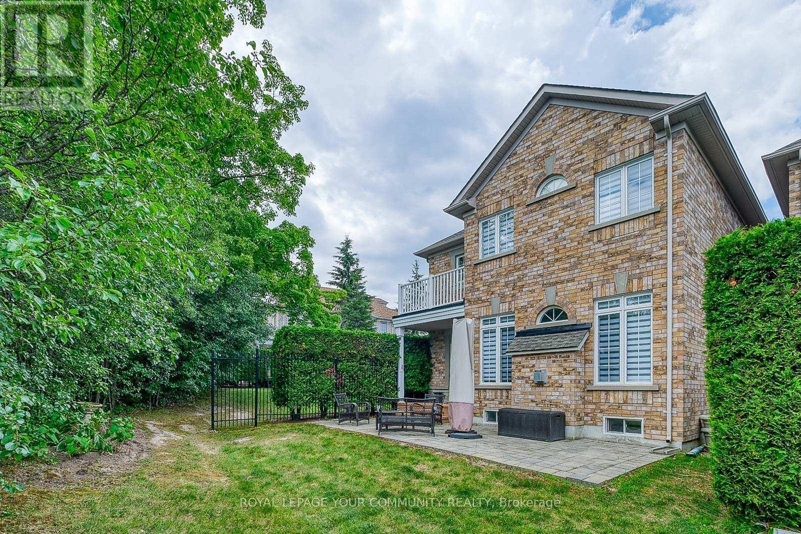 












56 - 59 STONECLIFFE CRESCENT

,
Aurora,




Ontario
L4G7Z7

