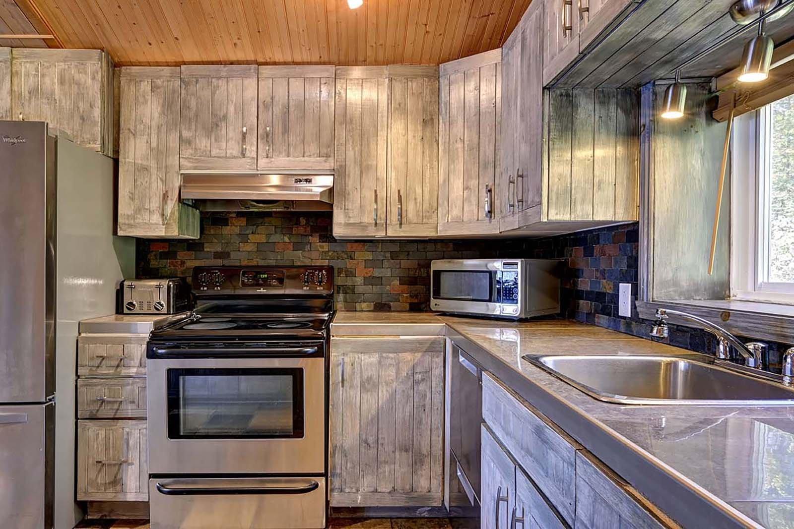 









1826


Ch. du Lac-Chaud

,
La Macaza,




QC
J0T1R0

