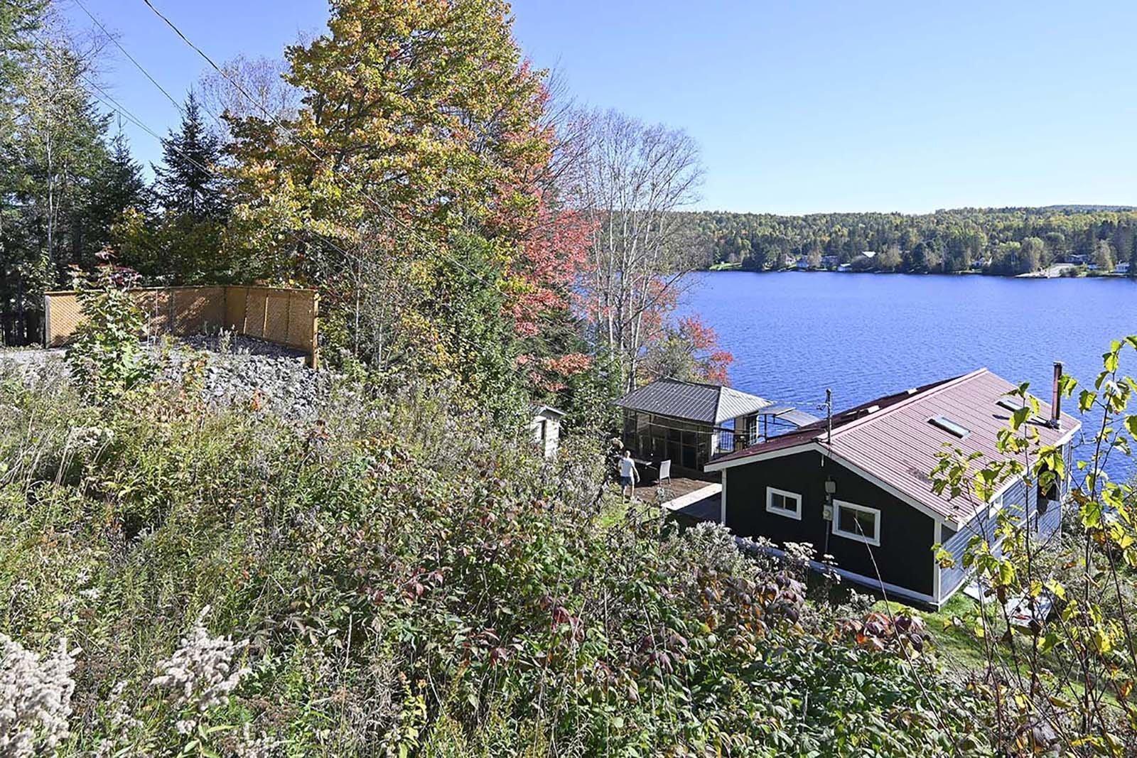 









1826


Ch. du Lac-Chaud

,
La Macaza,




QC
J0T1R0

