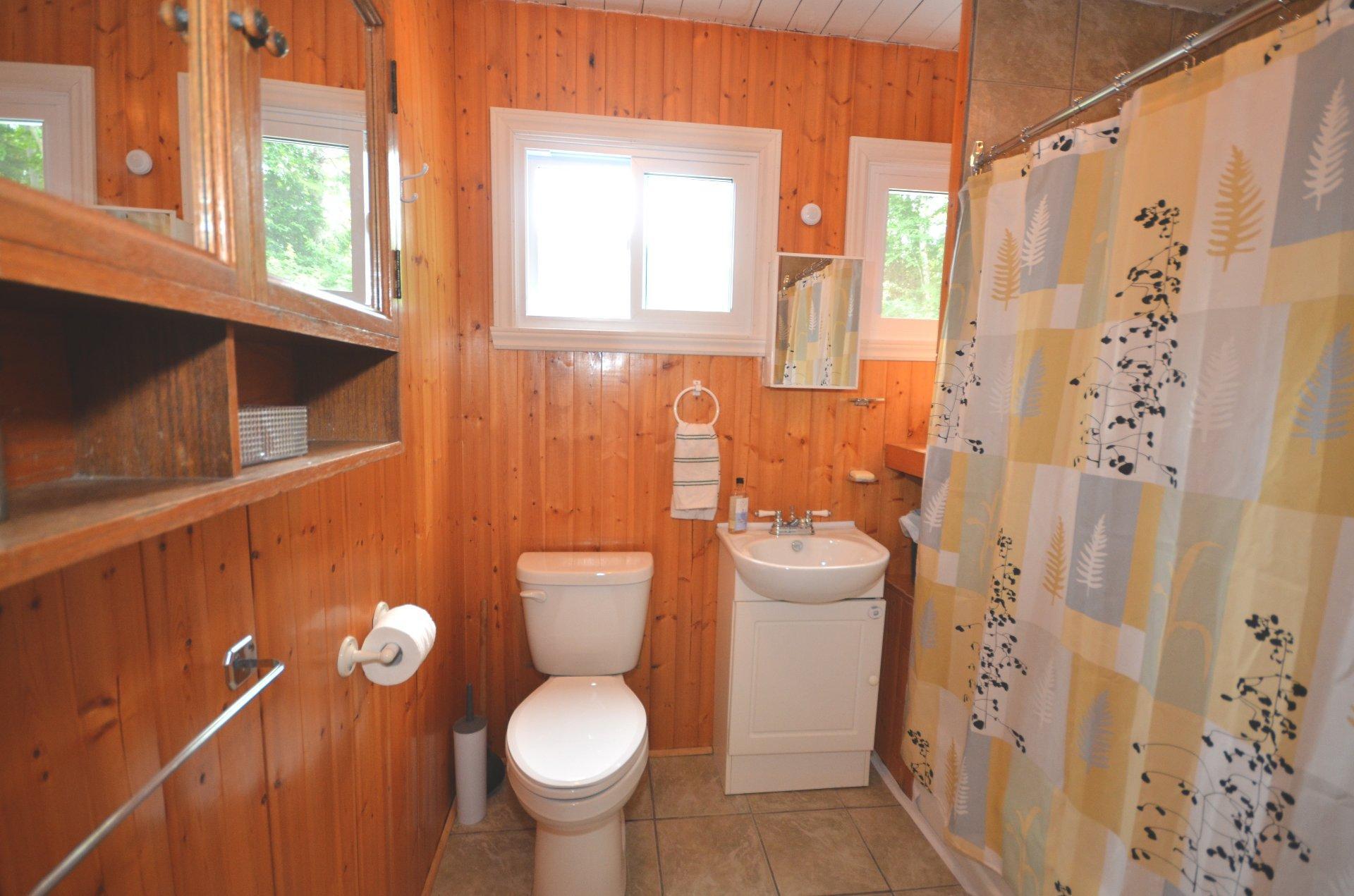 









2563


Ch. du Village

,
Mont-Tremblant,




QC
J8E1E9

