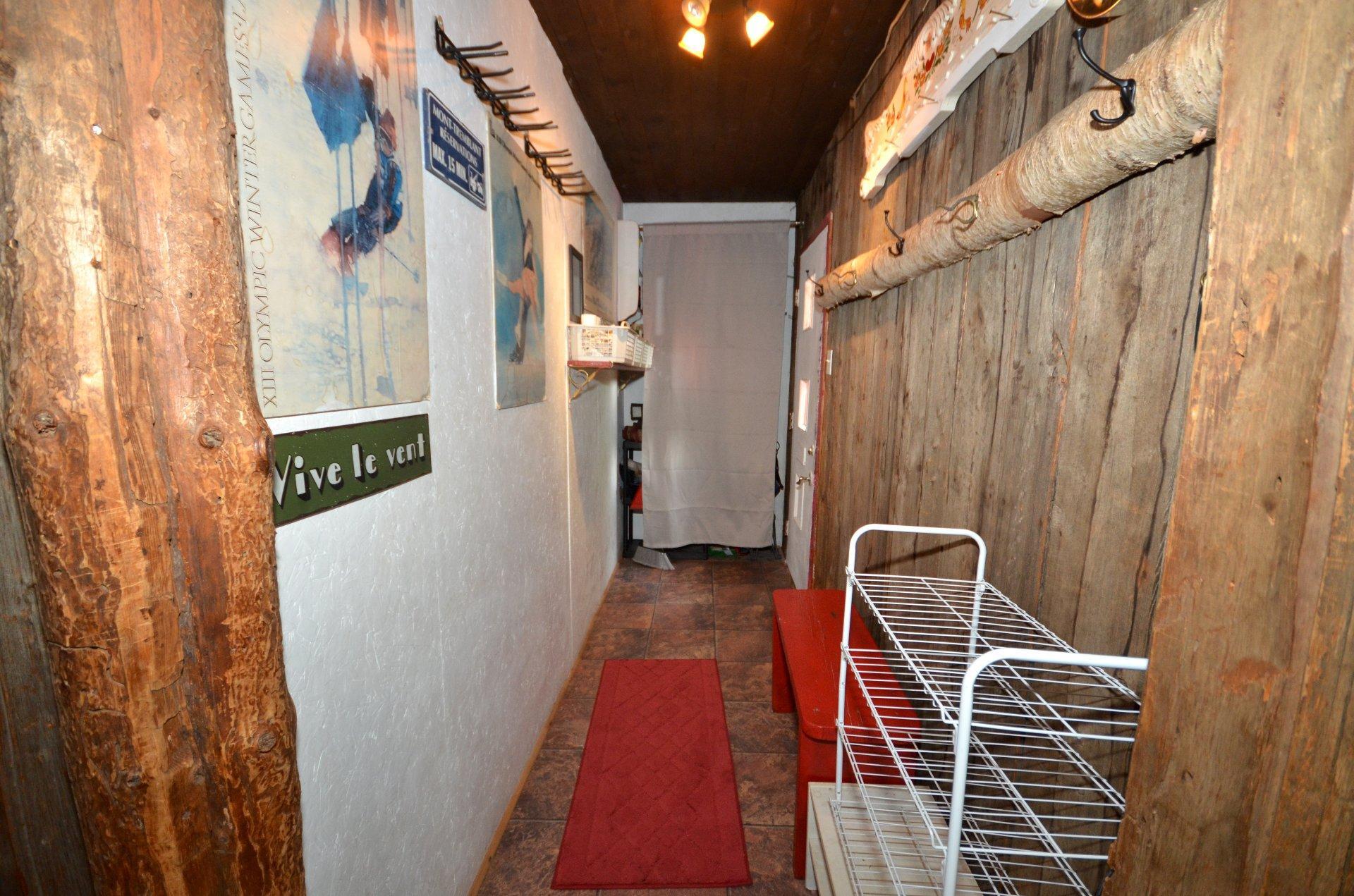 









2563


Ch. du Village

,
Mont-Tremblant,




QC
J8E1E9

