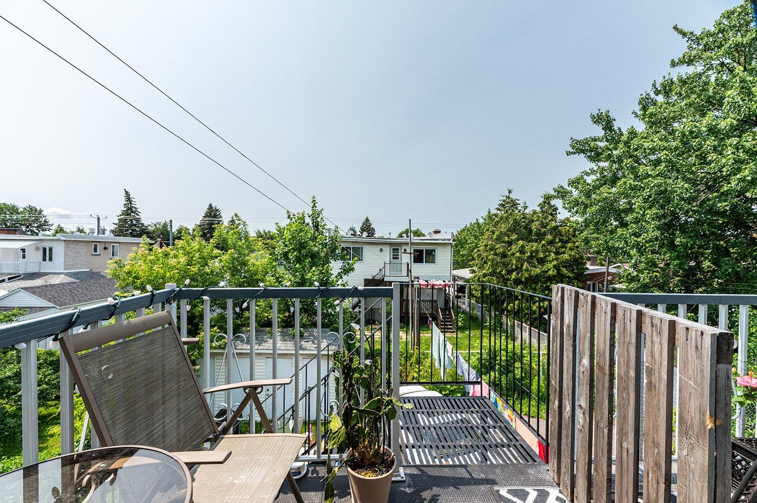 









3388

 - 3394


Grand Boulevard

,
Longueuil (Saint-Hubert),




QC
J4T2L7

