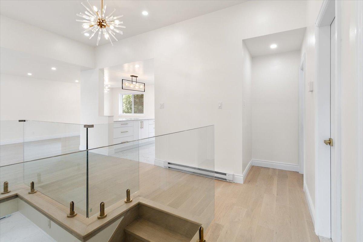 









4559


9e Rue

,
Laval (Chomedey),




QC
H7W1Y9

