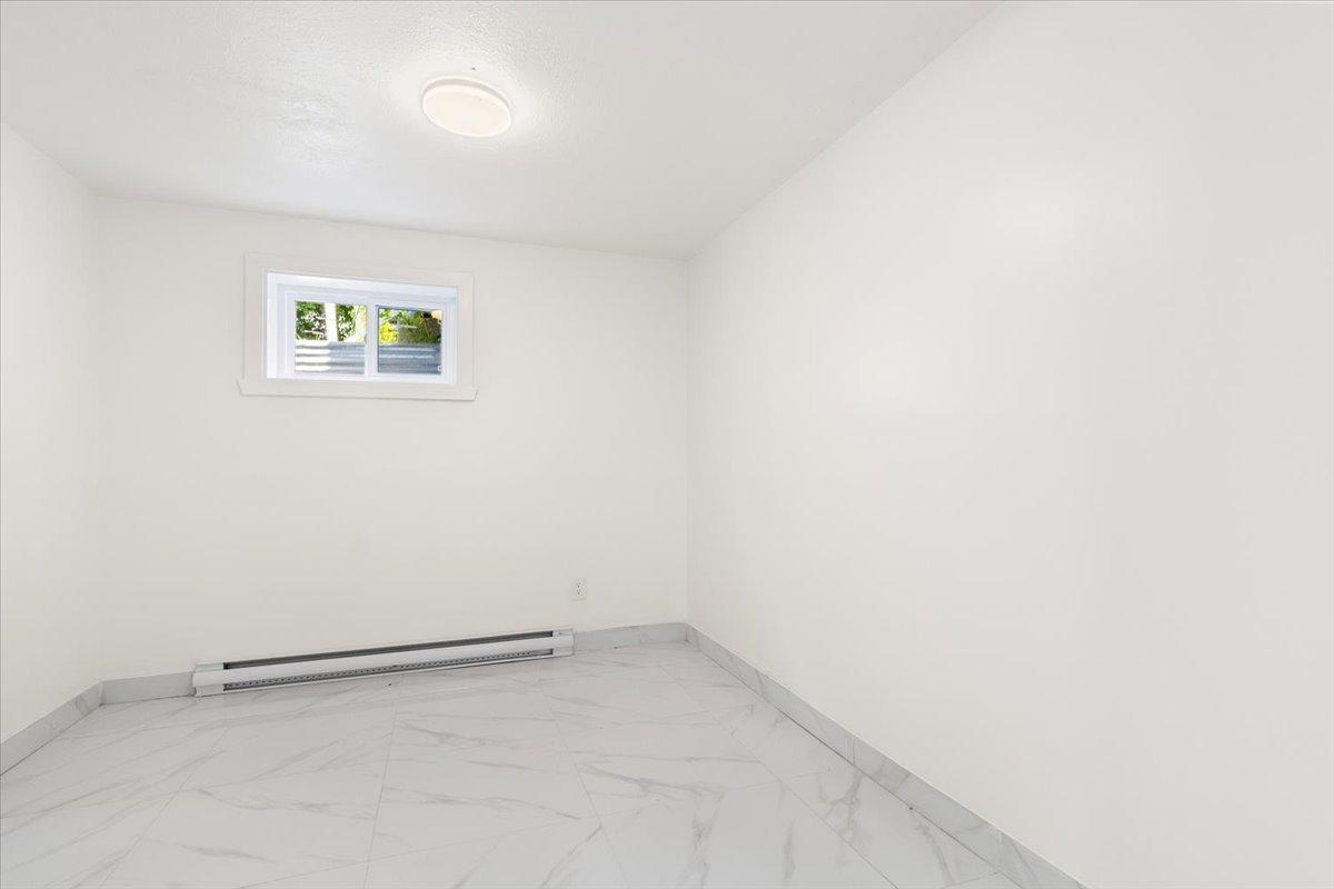 









4559


9e Rue

,
Laval (Chomedey),




QC
H7W1Y9

