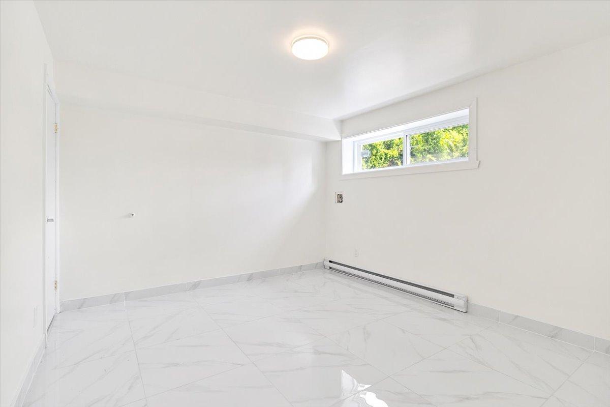 









4559


9e Rue

,
Laval (Chomedey),




QC
H7W1Y9

