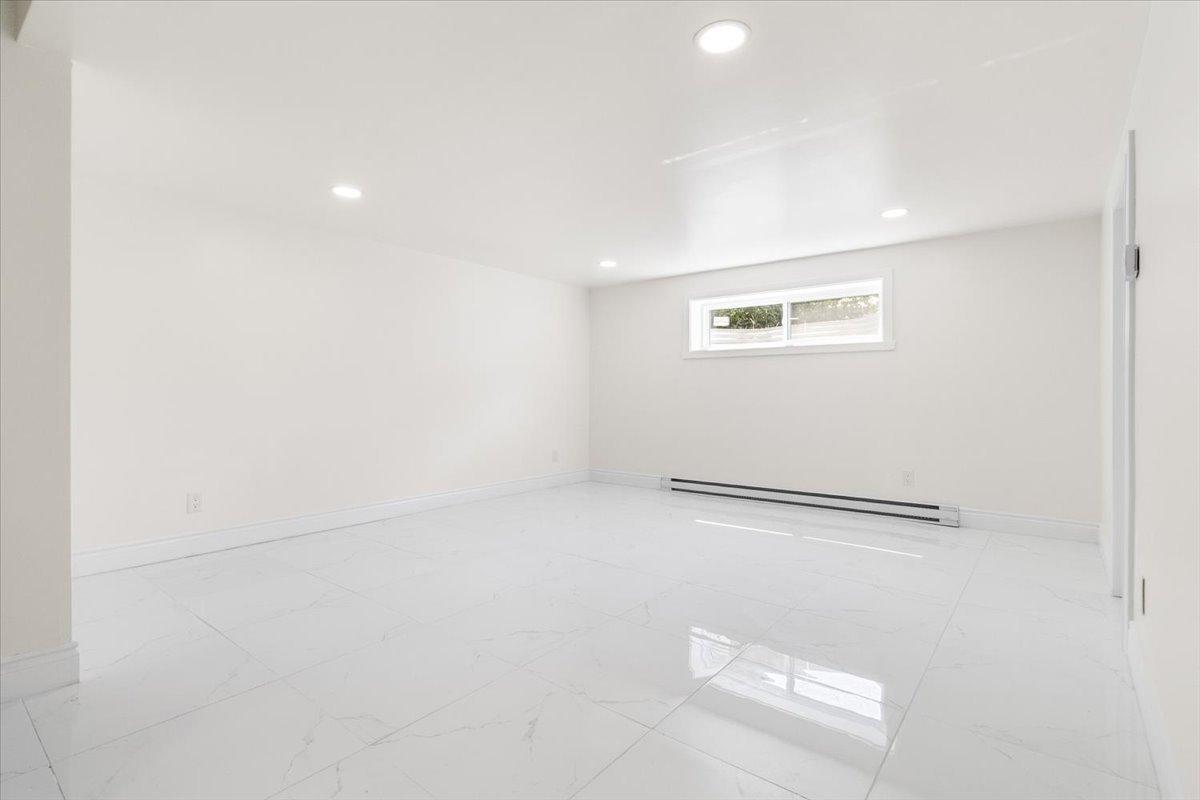 









4559


9e Rue

,
Laval (Chomedey),




QC
H7W1Y9

