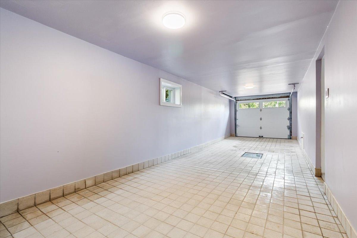 









4559


9e Rue

,
Laval (Chomedey),




QC
H7W1Y9

