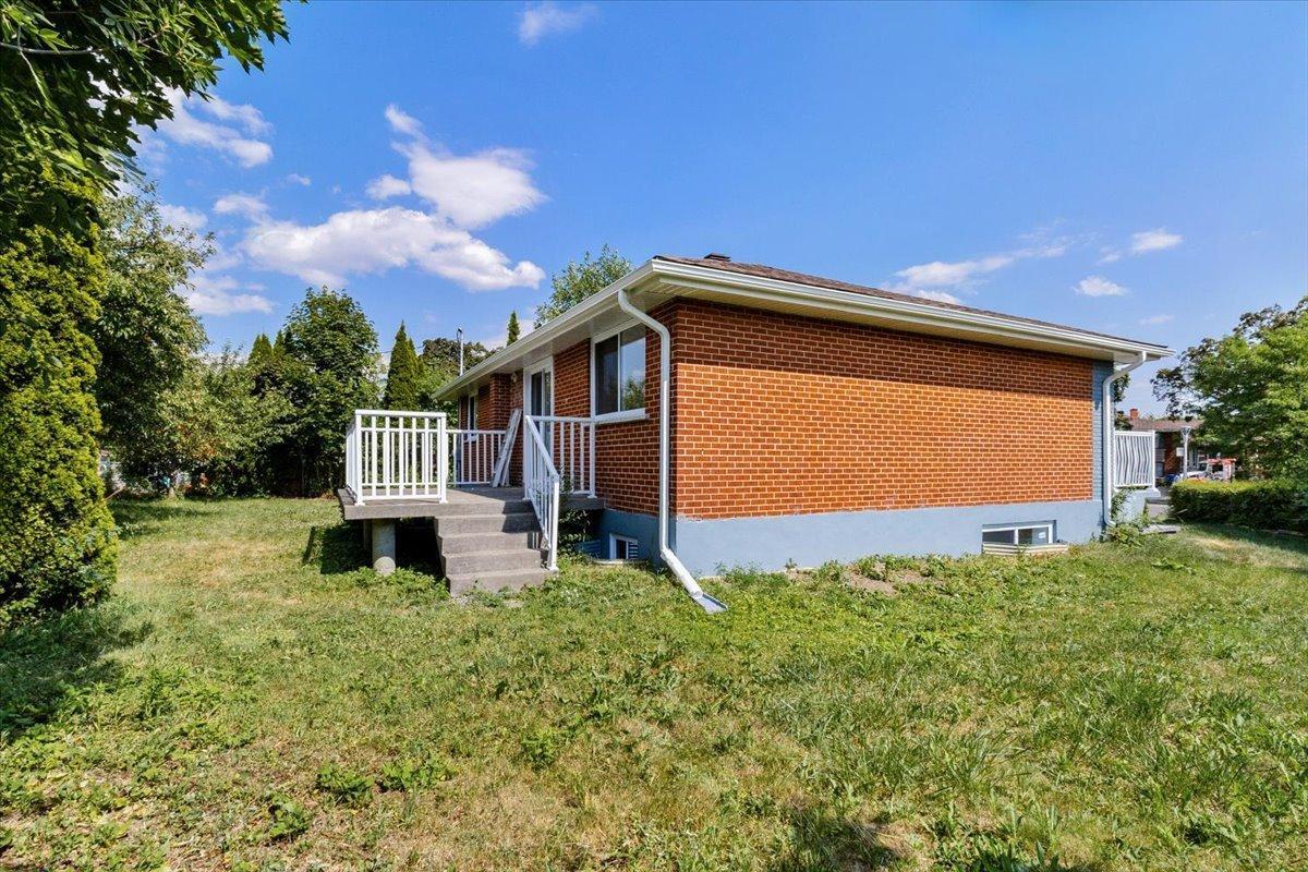 









4559


9e Rue

,
Laval (Chomedey),




QC
H7W1Y9

