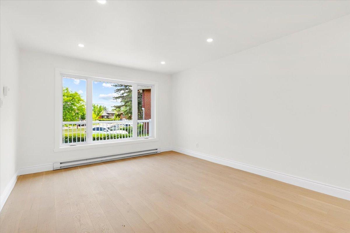 









4559


9e Rue

,
Laval (Chomedey),




QC
H7W1Y9


