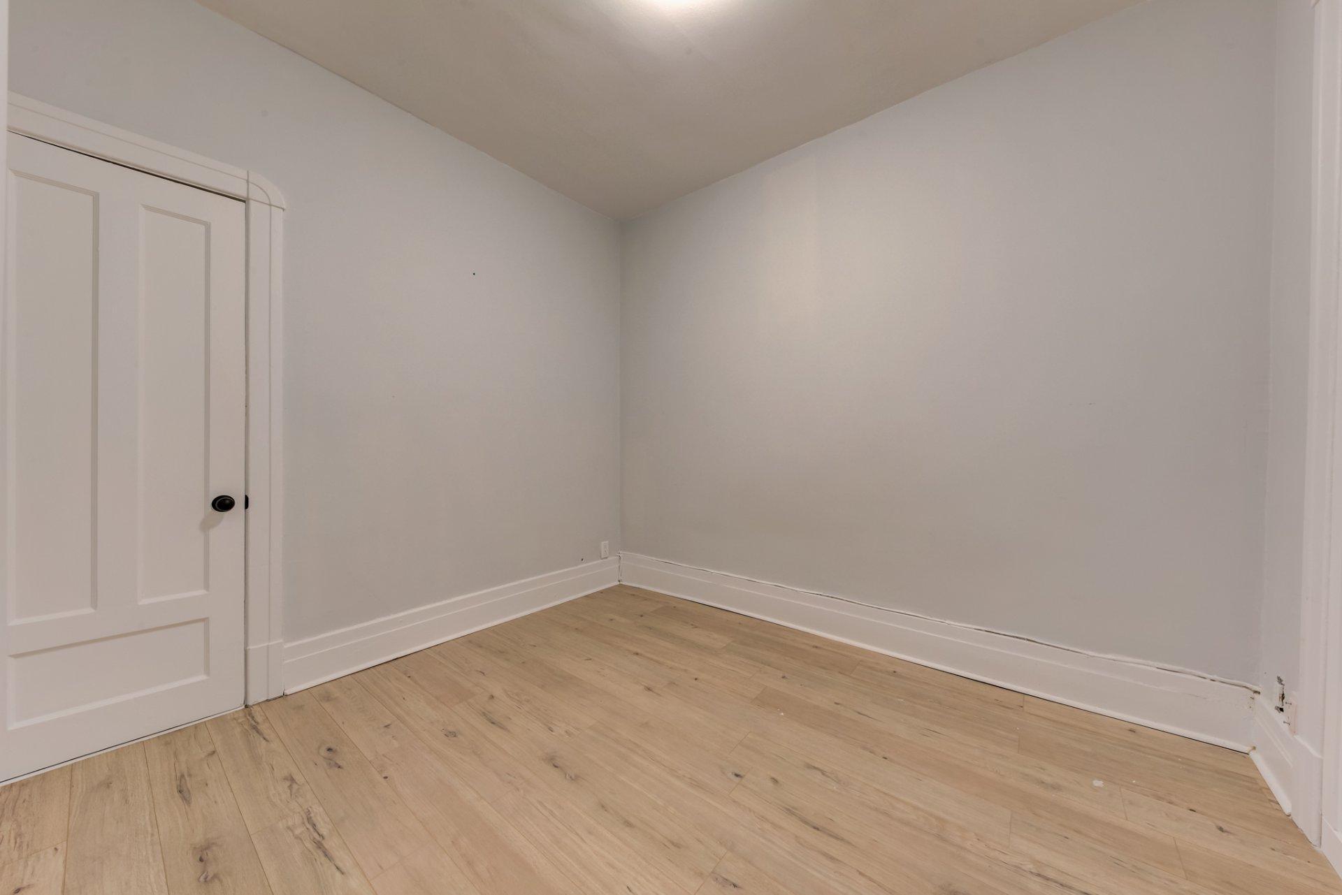 









2177


Rue Davidson

,
Montréal (Mercier/Hochelaga-Maisonneuve),




QC
H1W2Y7

