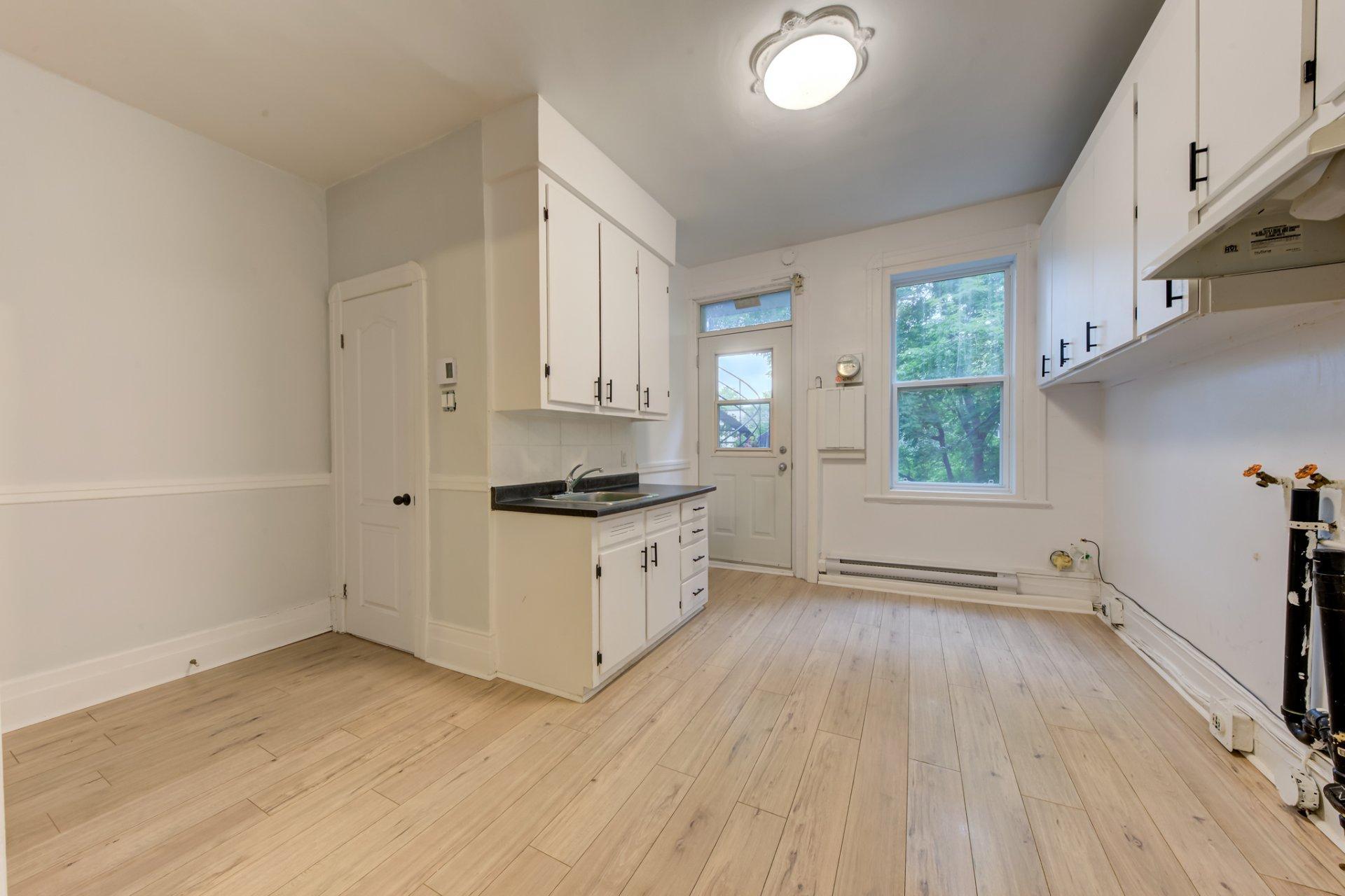 









2177


Rue Davidson

,
Montréal (Mercier/Hochelaga-Maisonneuve),




QC
H1W2Y7


