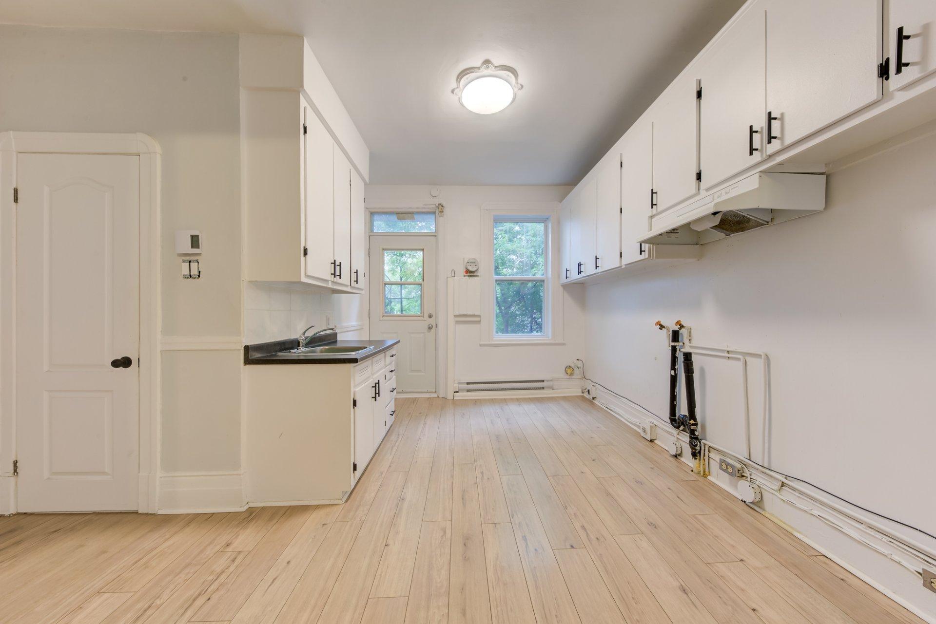 









2177


Rue Davidson

,
Montréal (Mercier/Hochelaga-Maisonneuve),




QC
H1W2Y7

