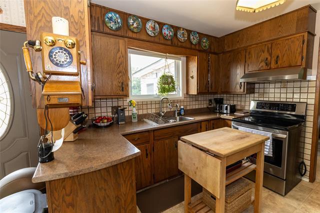 









88


Hay

RD,
Gonor,




MB
R1C 0C1


