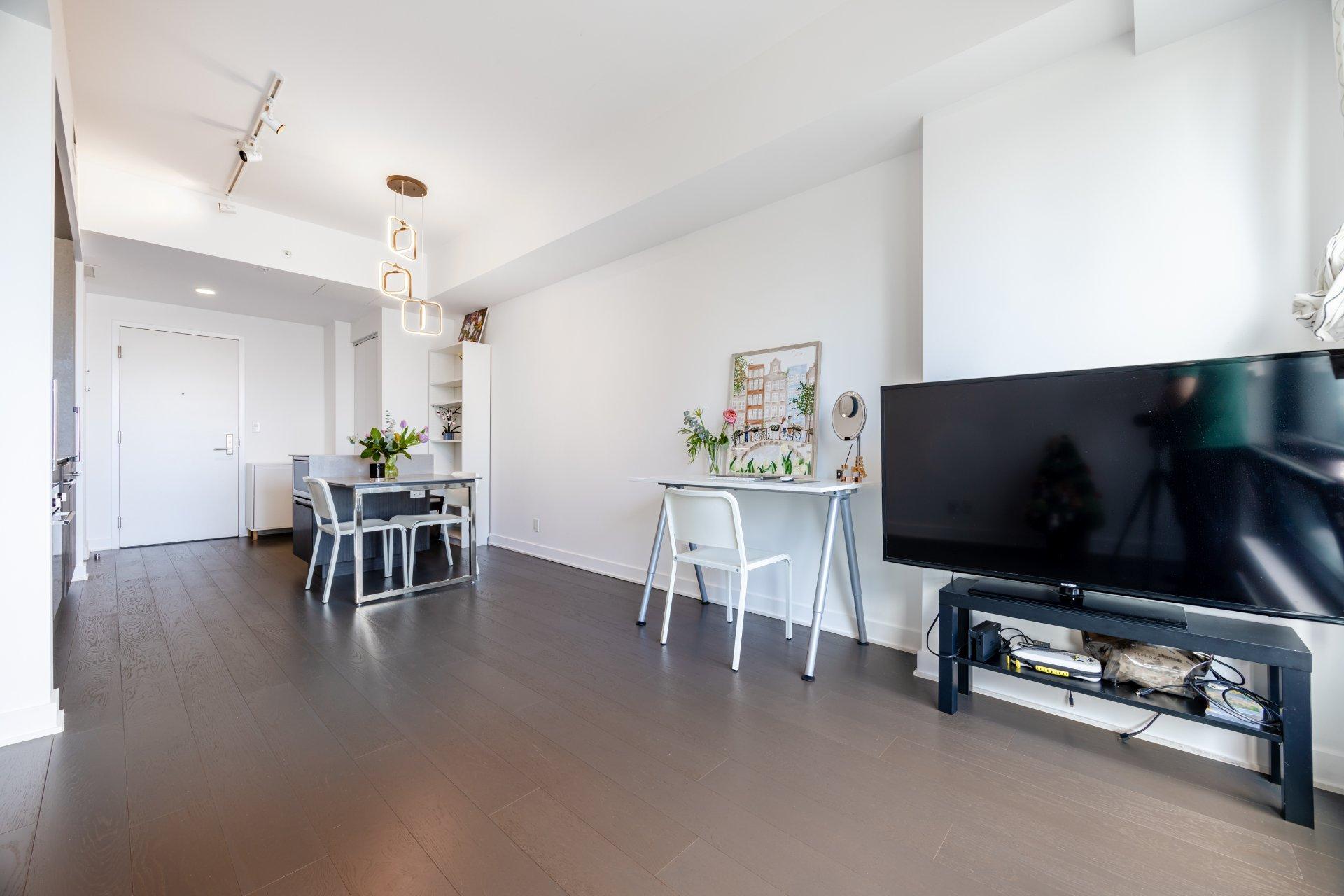 









1288


Av. des Canadiens-de-Montréal

, 2505,
Montréal (Ville-Marie),




QC
H3B3B3

