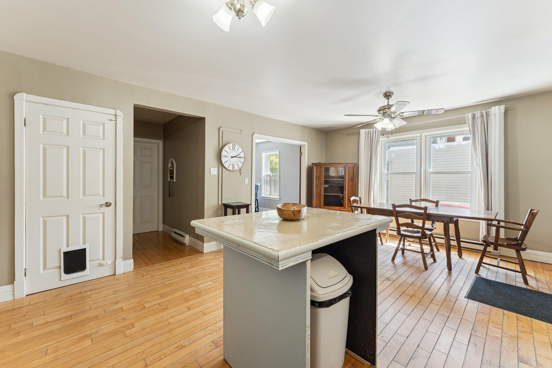 









133

 - 133A


Rue du Nord

,
Cowansville,




QC
J2K2L6

