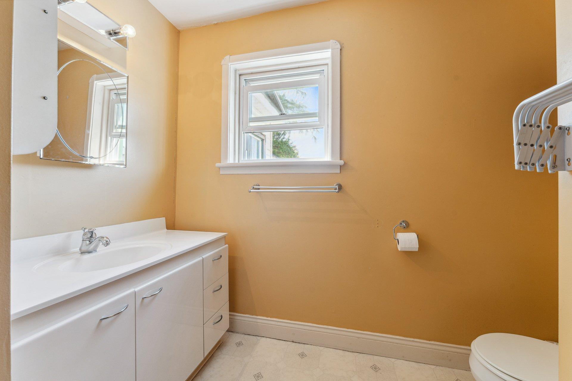 









133

 - 133A


Rue du Nord

,
Cowansville,




QC
J2K2L6

