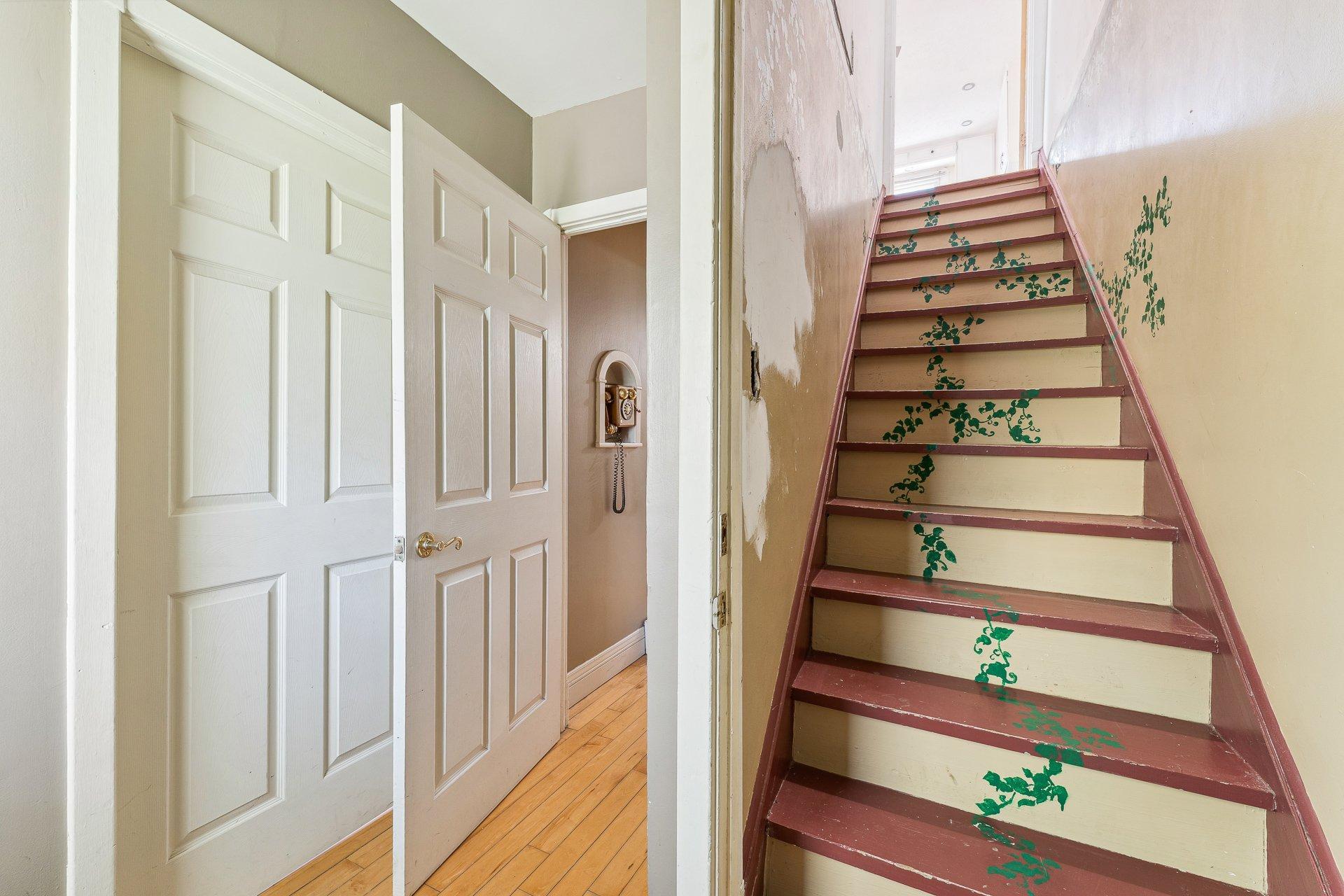 









133

 - 133A


Rue du Nord

,
Cowansville,




QC
J2K2L6

