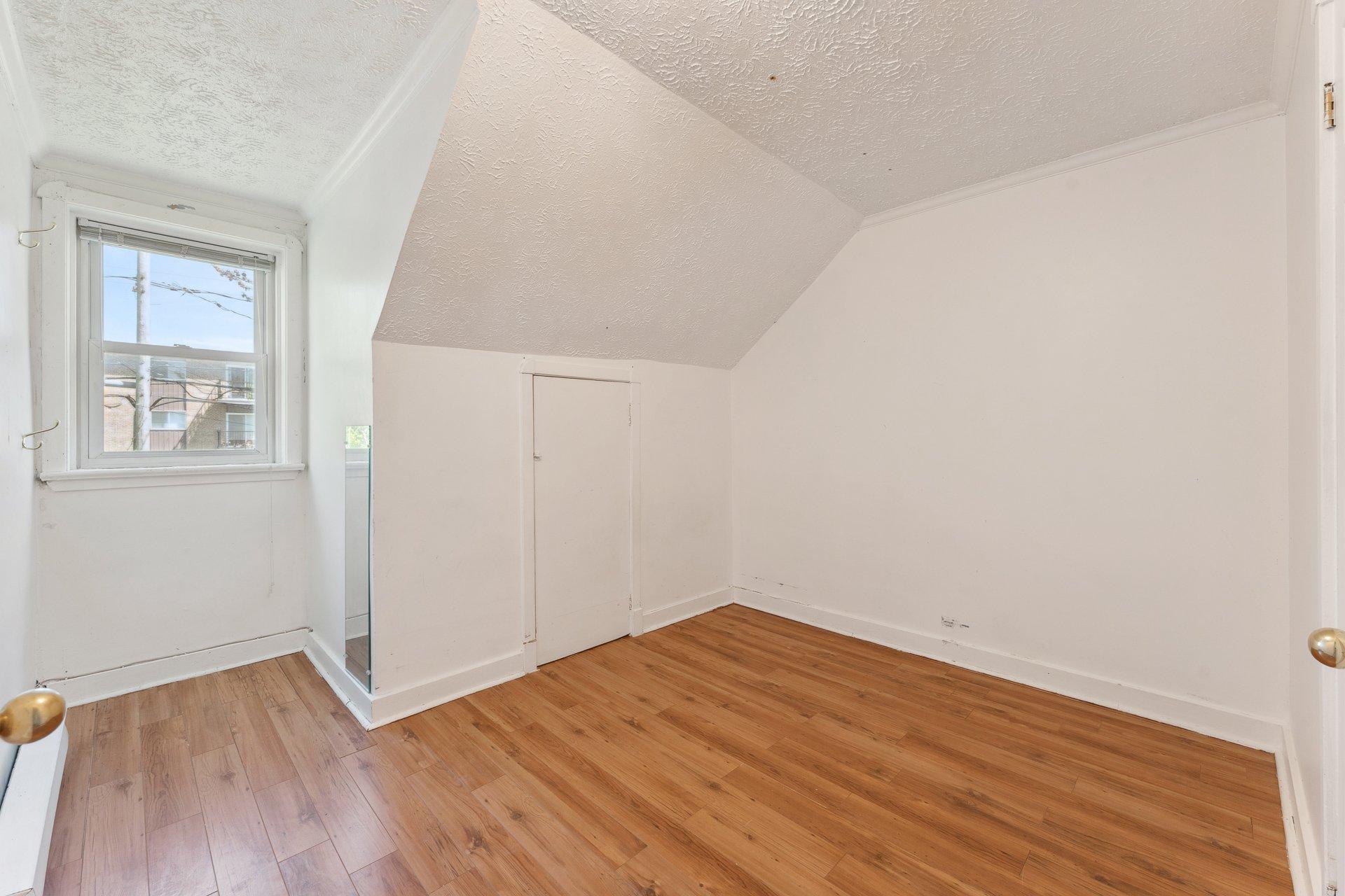 









133

 - 133A


Rue du Nord

,
Cowansville,




QC
J2K2L6


