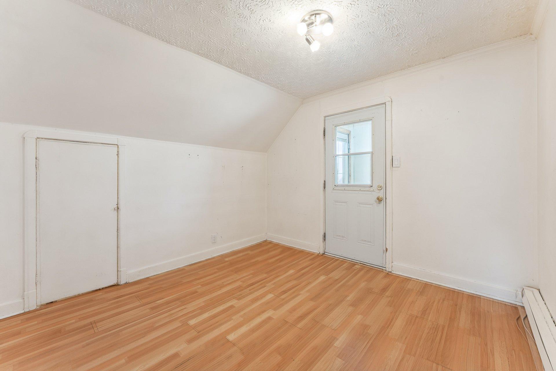 









133

 - 133A


Rue du Nord

,
Cowansville,




QC
J2K2L6

