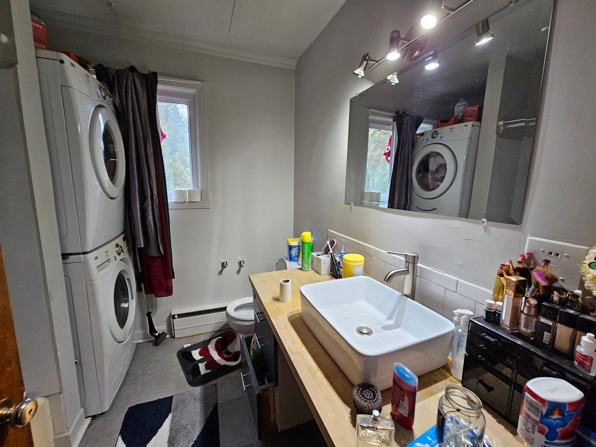 









3064


Rue College

,
Sherbrooke (Lennoxville),




QC
J1M1V6

