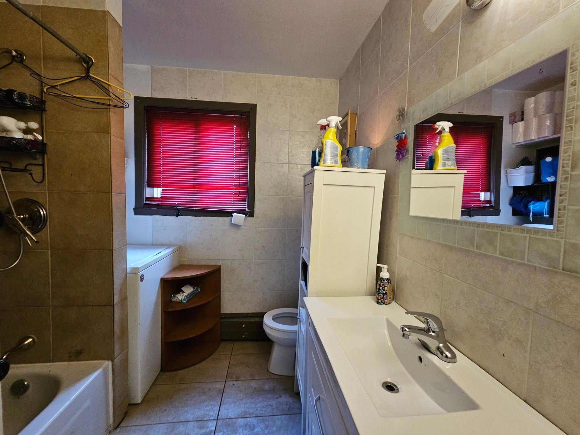 









3064


Rue College

,
Sherbrooke (Lennoxville),




QC
J1M1V6

