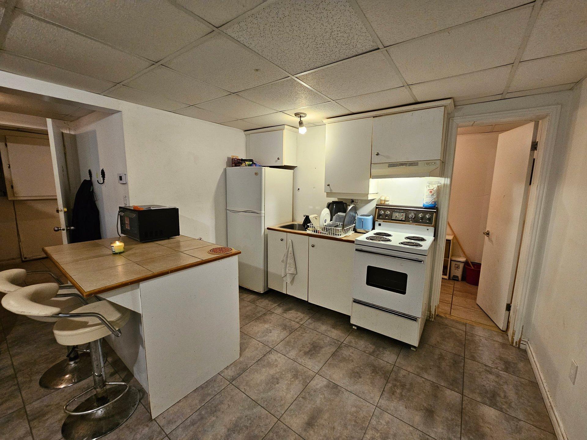 









3064


Rue College

,
Sherbrooke (Lennoxville),




QC
J1M1V6

