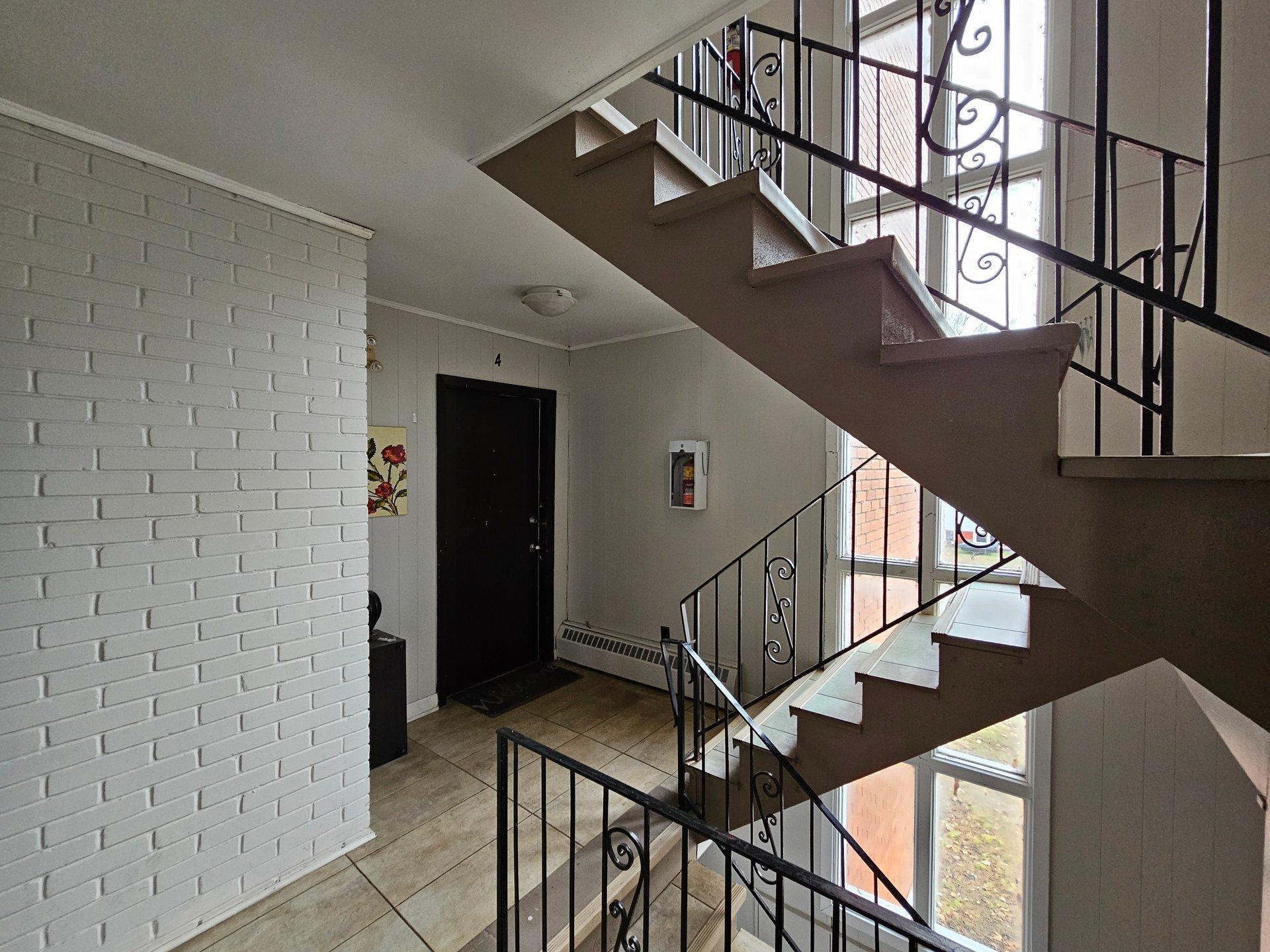 









3064


Rue College

,
Sherbrooke (Lennoxville),




QC
J1M1V6

