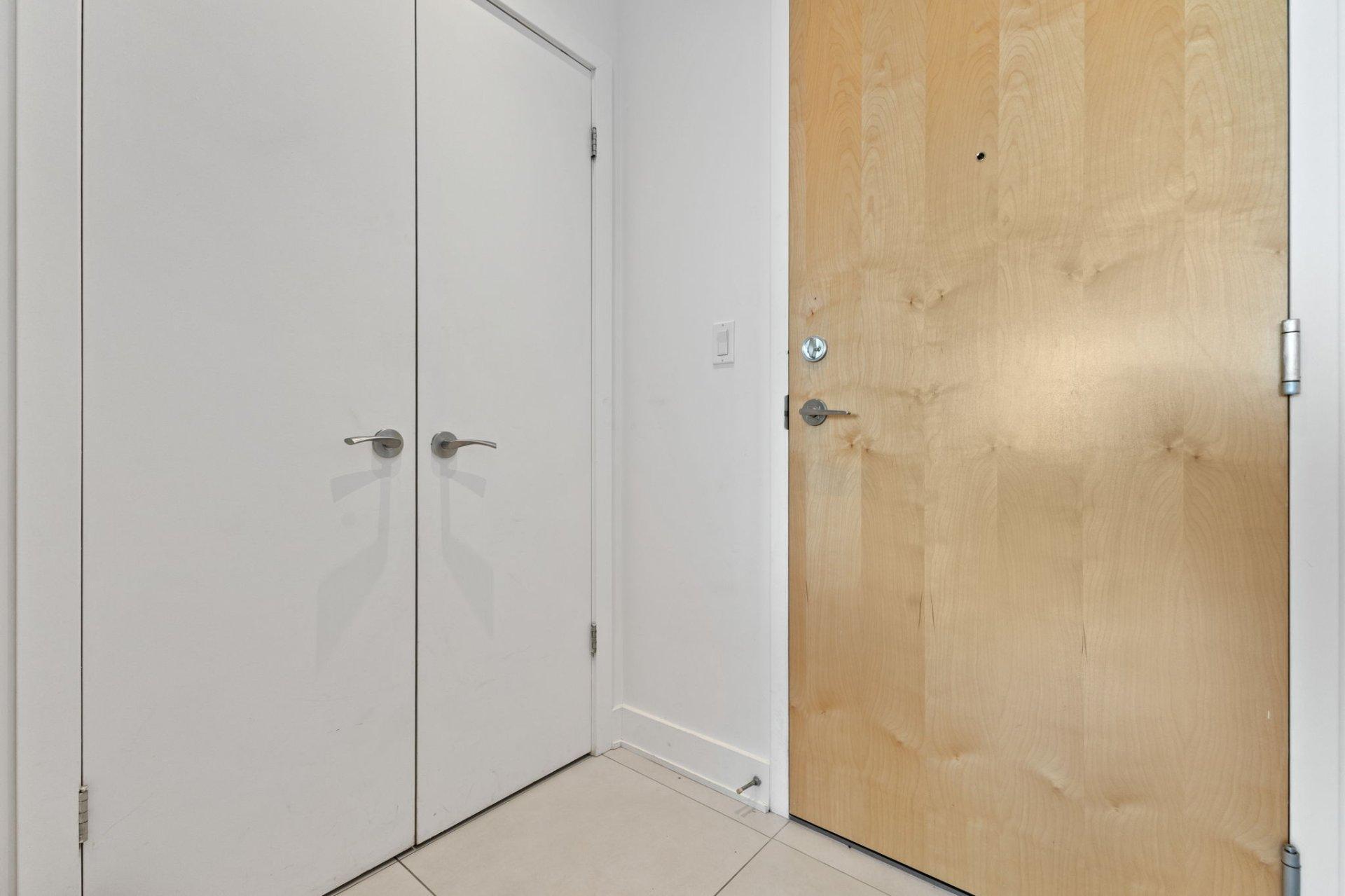 









185


Rue Laurier

, 1502,
Gatineau (Hull),




QC
J8X0B2

