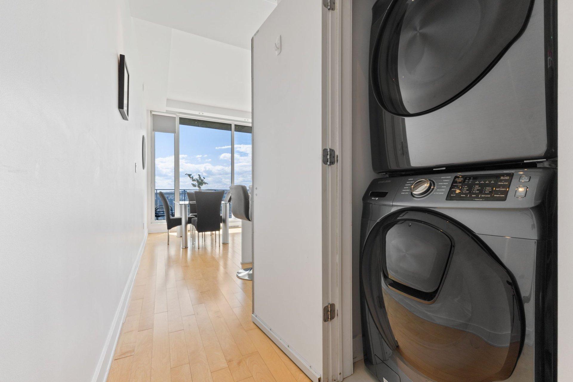 









185


Rue Laurier

, 1502,
Gatineau (Hull),




QC
J8X0B2


