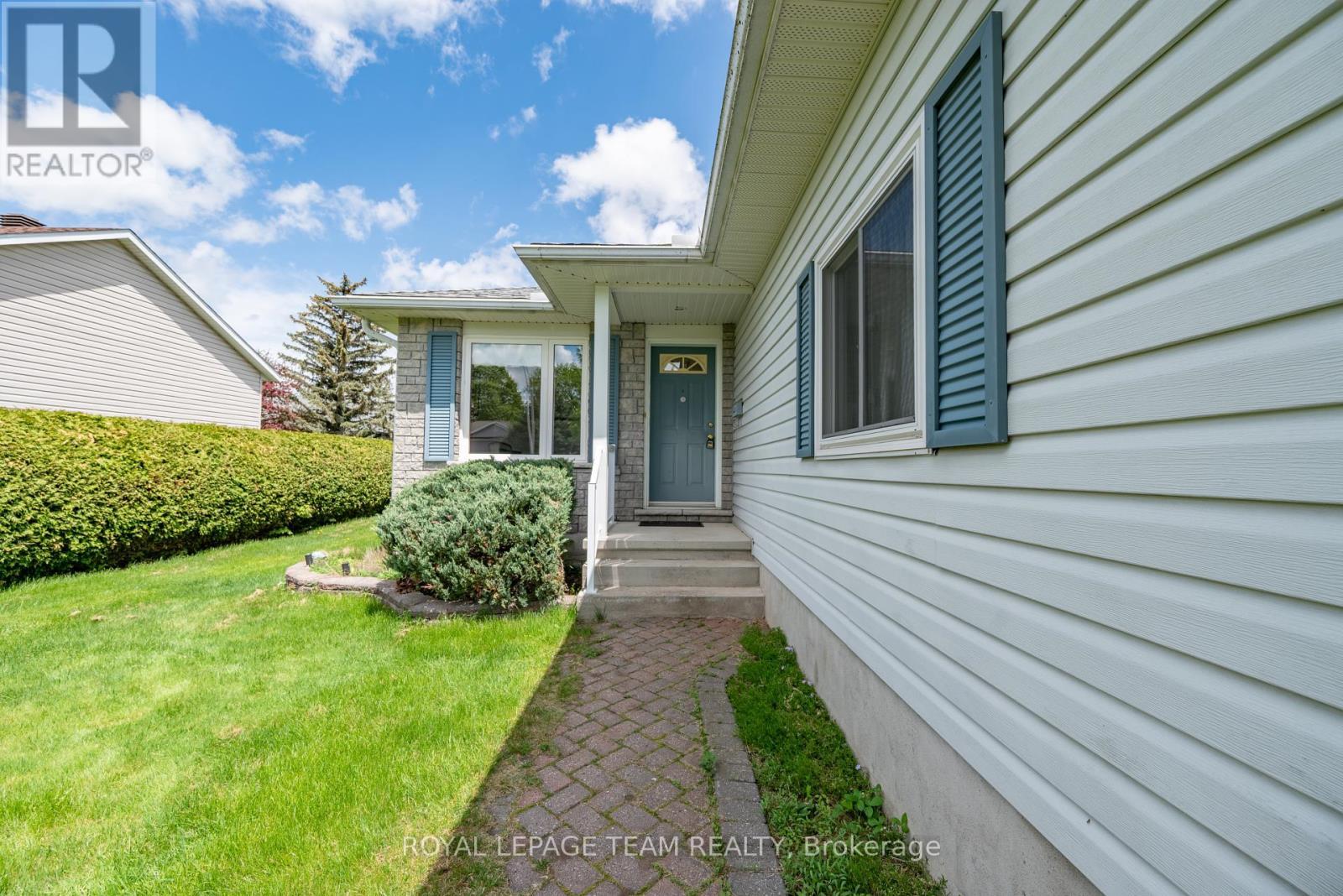 












807 KEDROSKY DRIVE

,
Renfrew,




Ontario
K7V4M5

