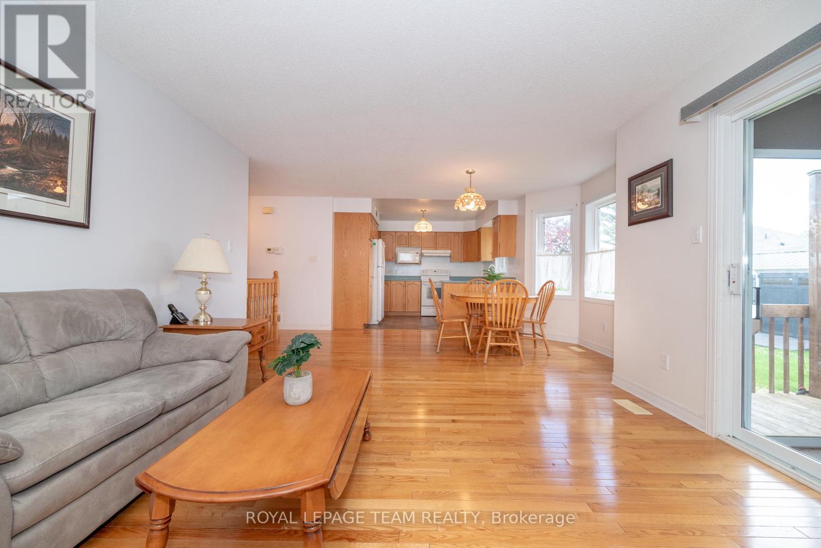 












807 KEDROSKY DRIVE

,
Renfrew,




Ontario
K7V4M5


