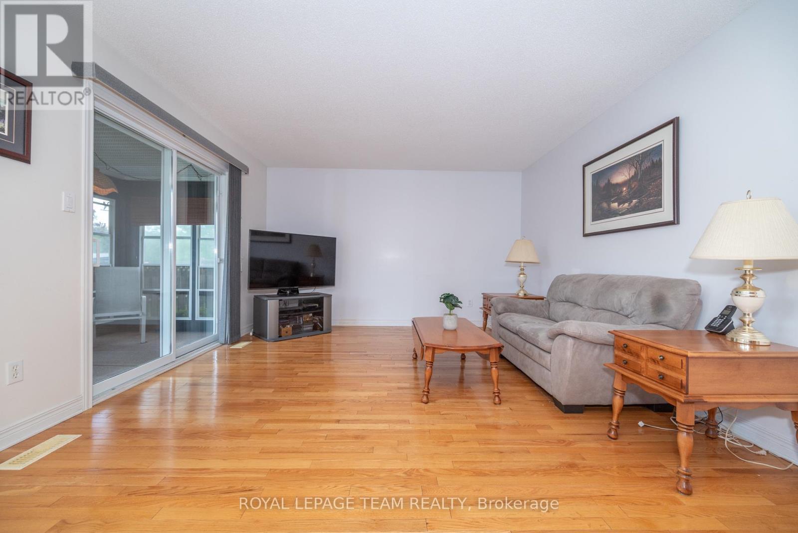 












807 KEDROSKY DRIVE

,
Renfrew,




Ontario
K7V4M5


