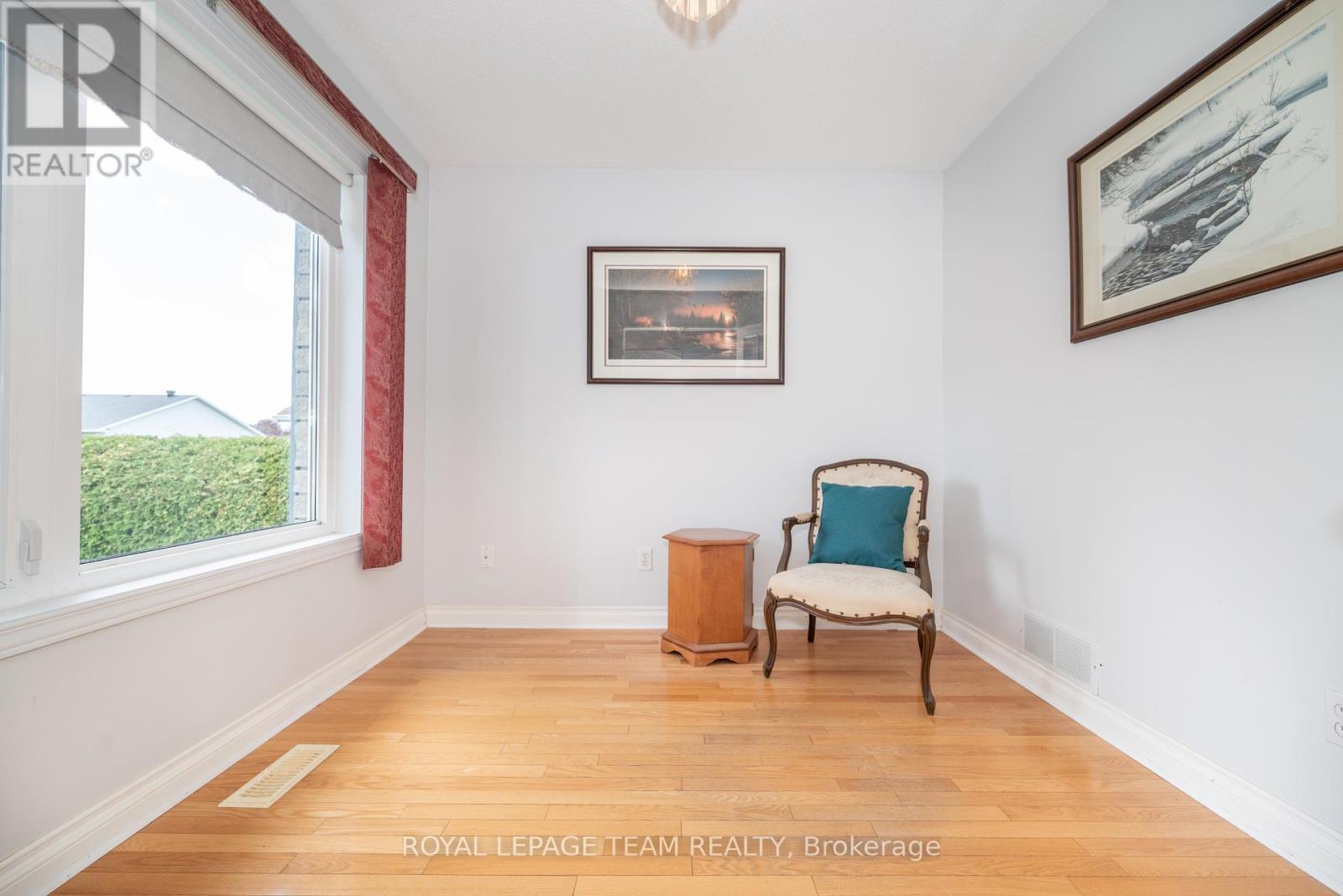 












807 KEDROSKY DRIVE

,
Renfrew,




Ontario
K7V4M5

