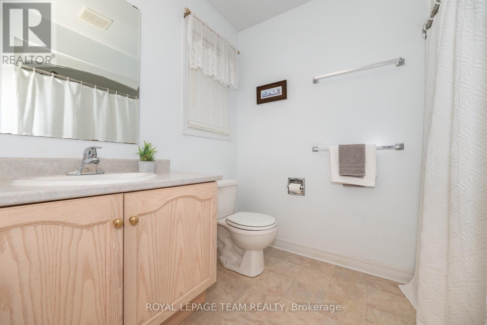 












807 KEDROSKY DRIVE

,
Renfrew,




Ontario
K7V4M5

