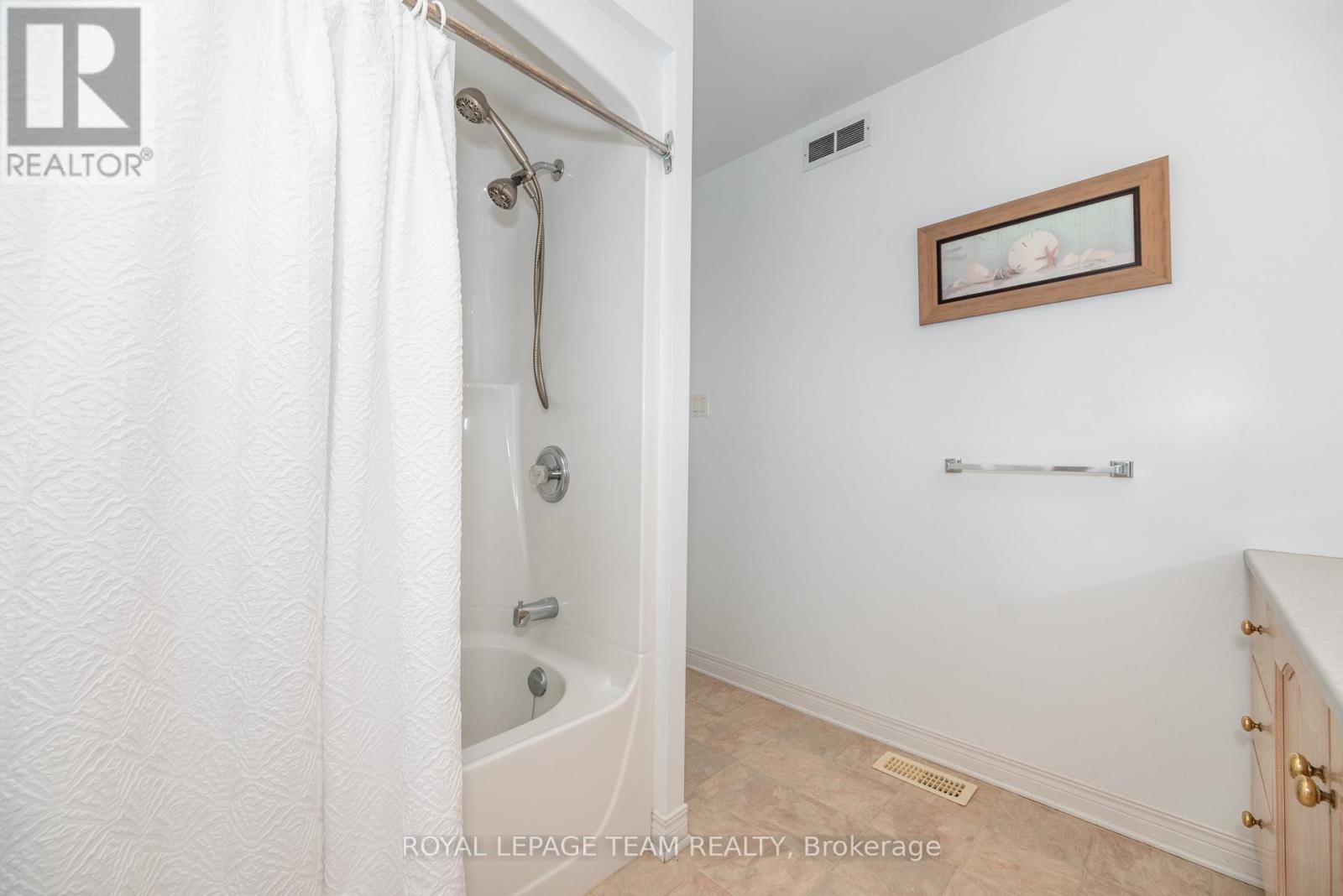 












807 KEDROSKY DRIVE

,
Renfrew,




Ontario
K7V4M5

