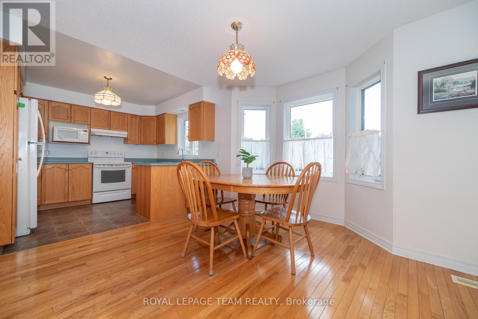 












807 KEDROSKY DRIVE

,
Renfrew,




Ontario
K7V4M5

